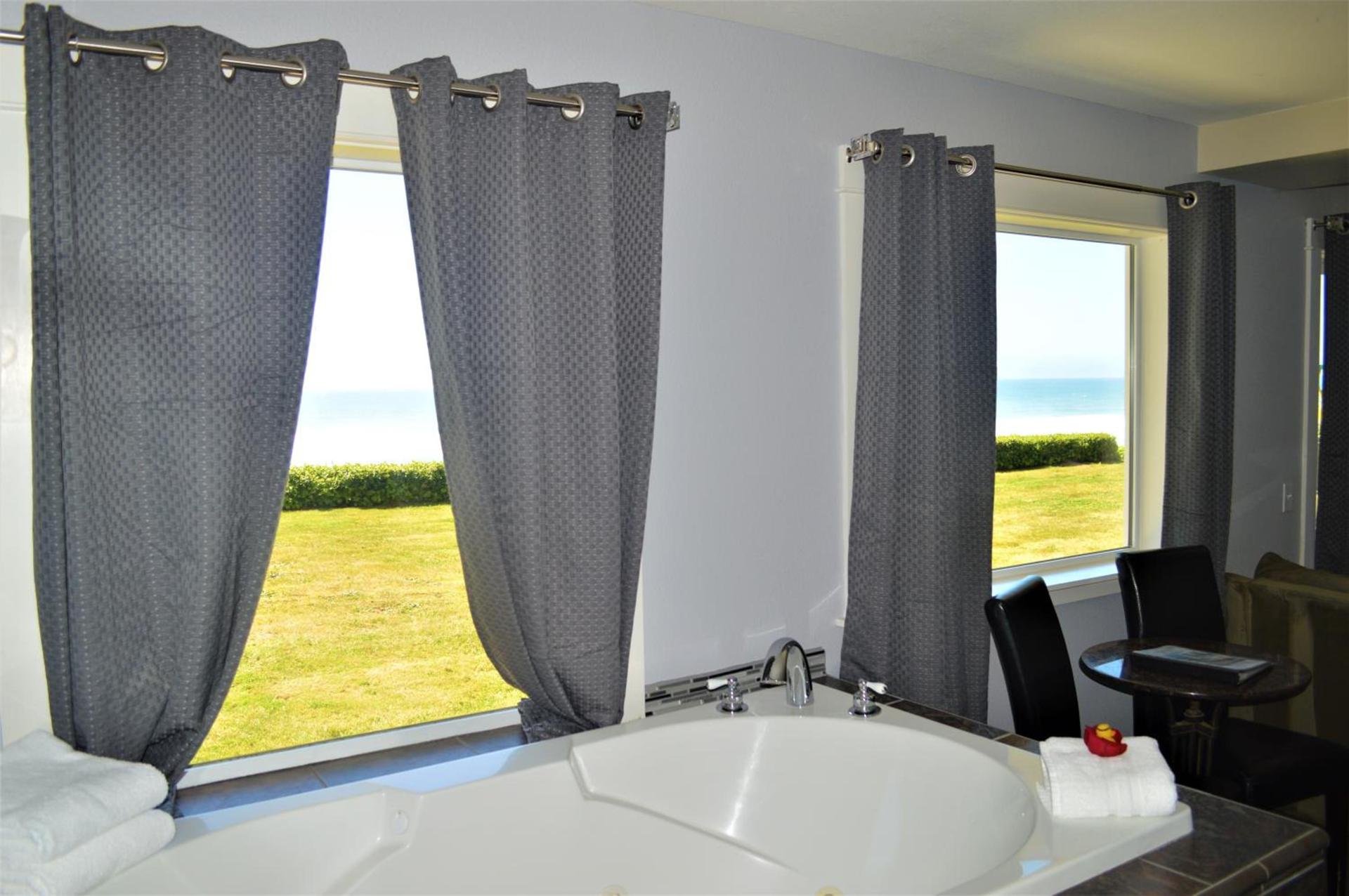 Starfish Manor Oceanfront Hotel photo 34