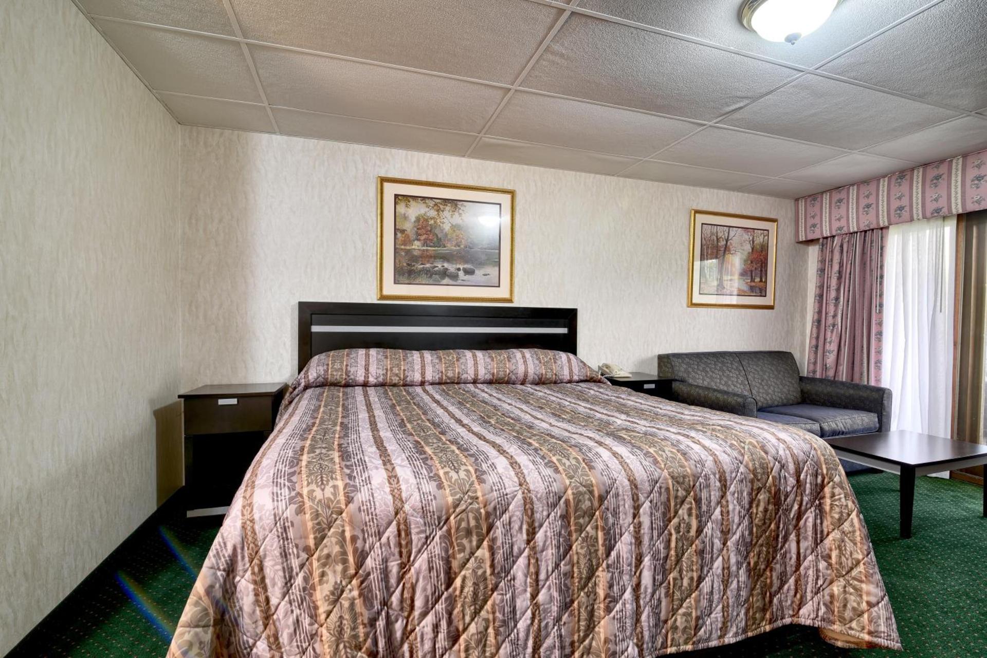 Roosevelt Inn & Suites Saratoga Springs photo 50