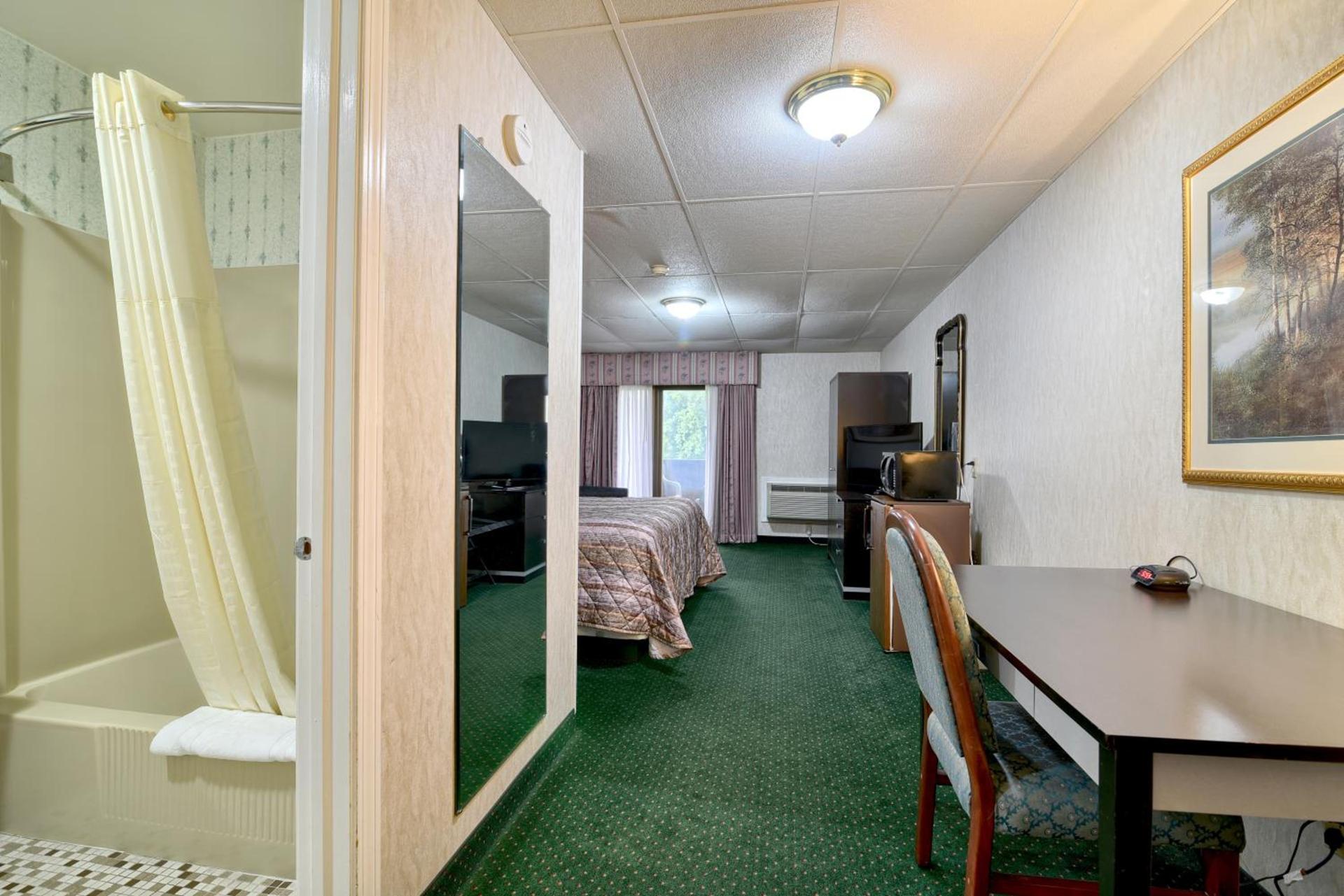 Roosevelt Inn & Suites Saratoga Springs photo 64