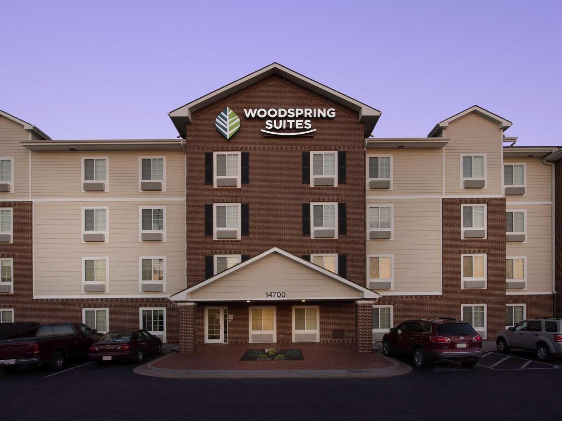 WoodSpring Suites Kansas City Lenexa photo 6
