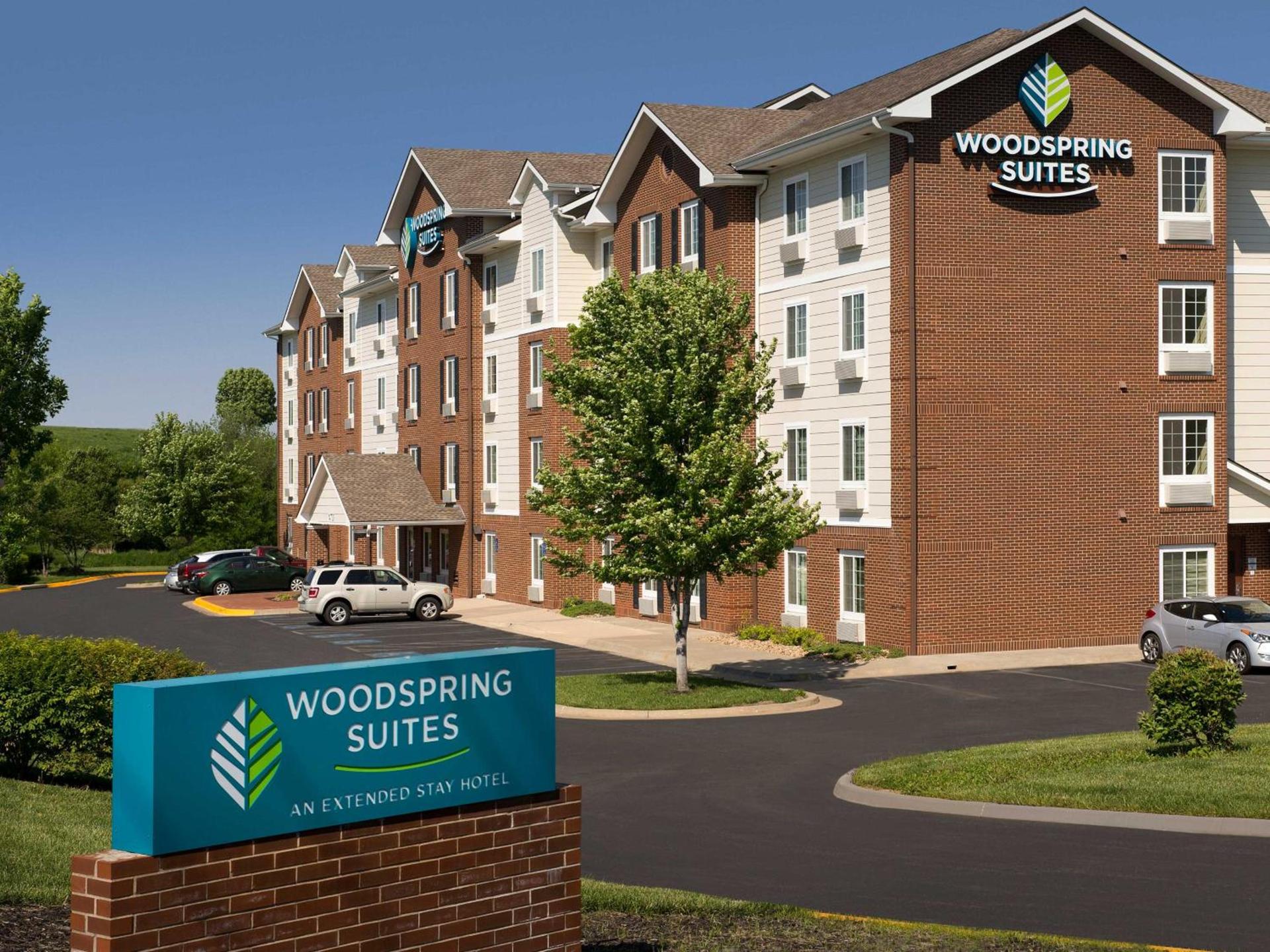 WoodSpring Suites Kansas City Lenexa photo 2