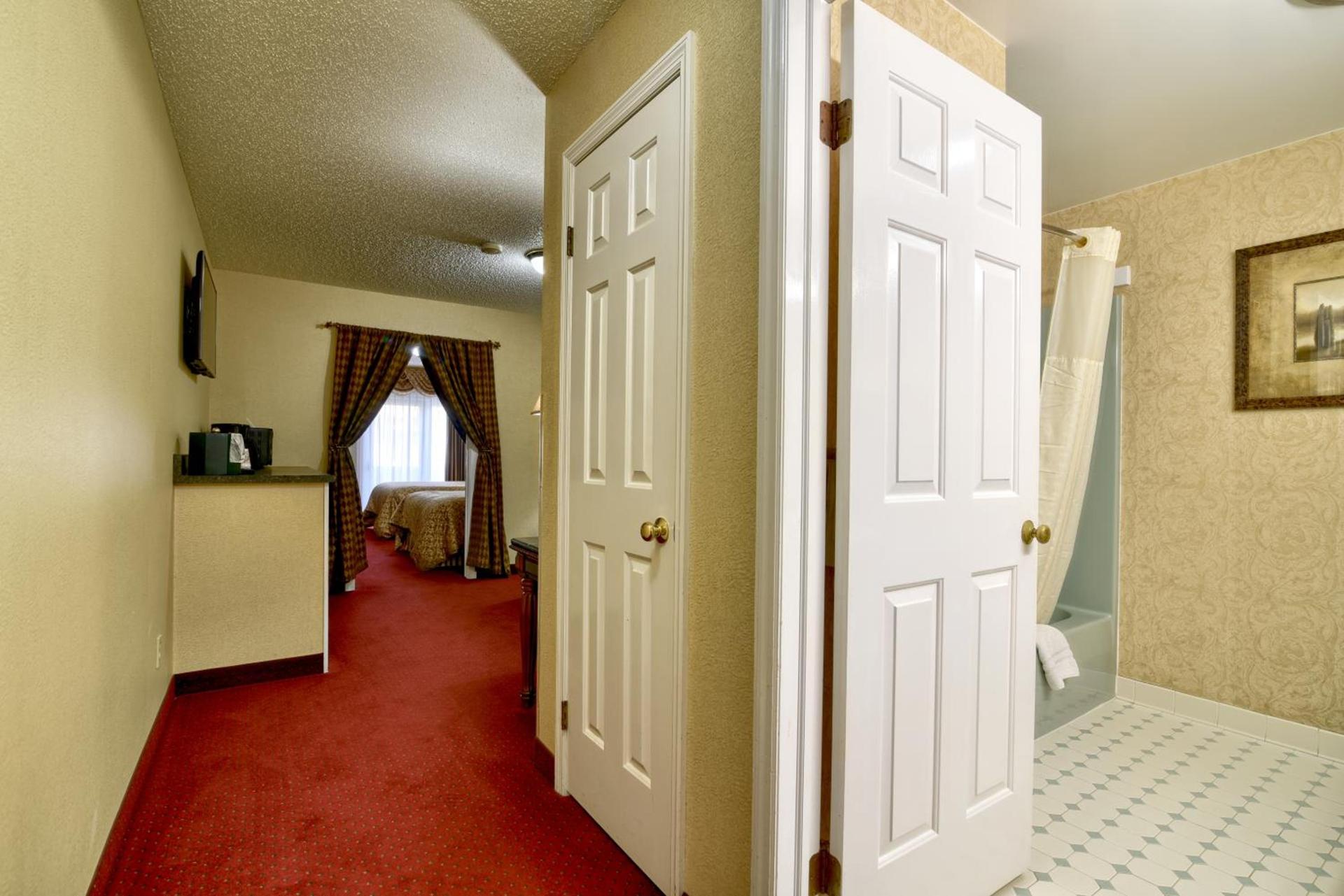 Roosevelt Inn & Suites Saratoga Springs photo 60