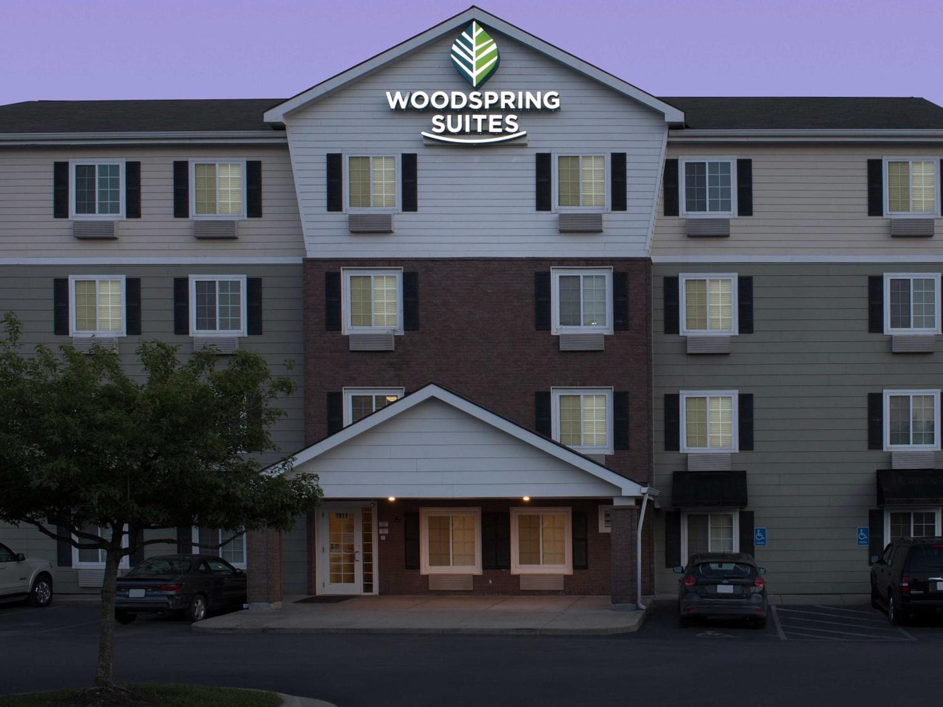 WoodSpring Suites Kansas City Liberty photo 2