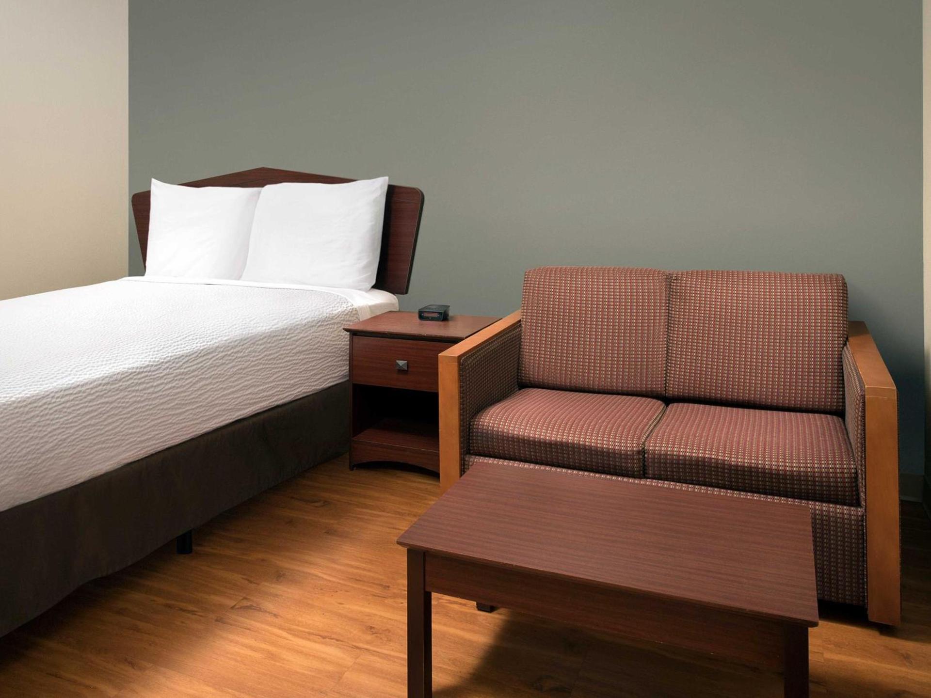 WoodSpring Suites Kansas City Liberty photo 11