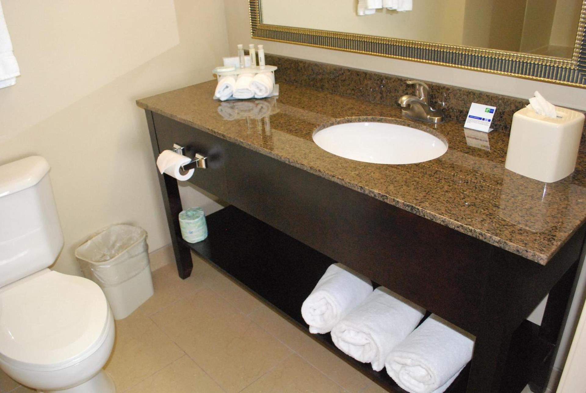 Holiday Inn Express Bloomington West by IHG photo 5