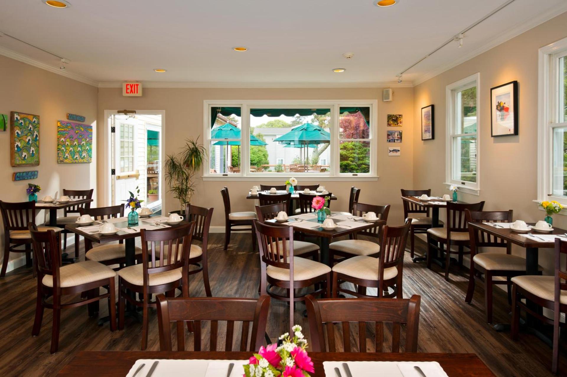 Wellfleet Lodge photo 2