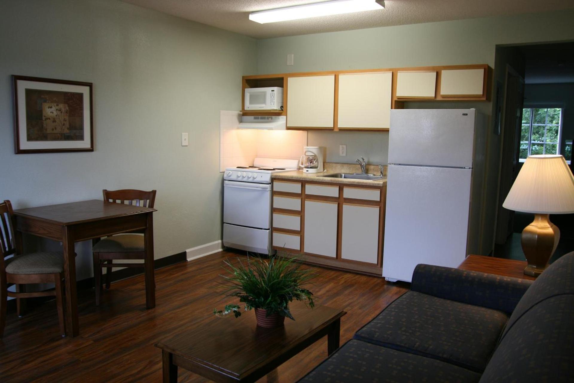 Affordable Suites Jacksonville photo 38