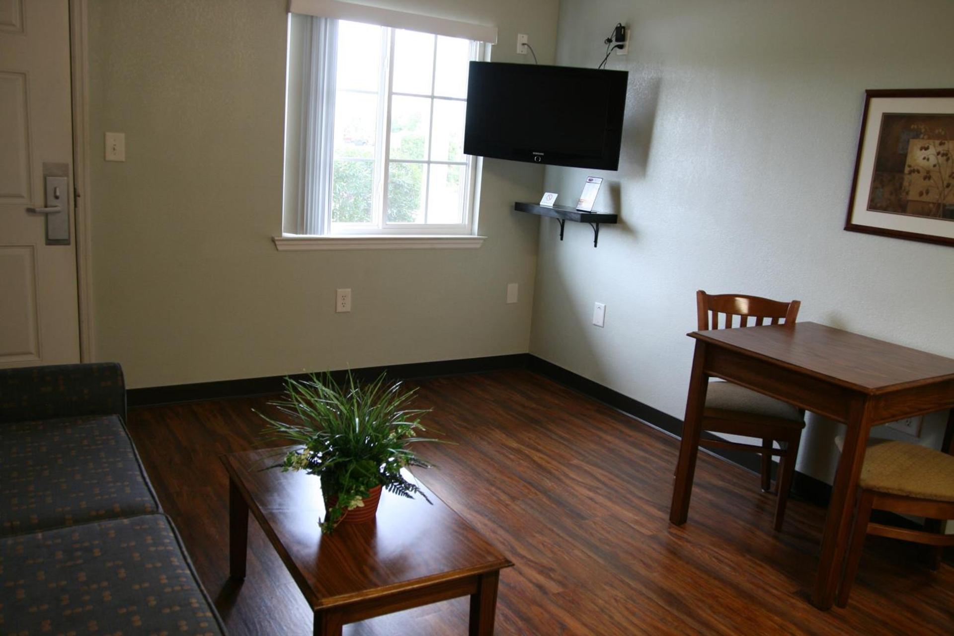 Affordable Suites Jacksonville photo 24
