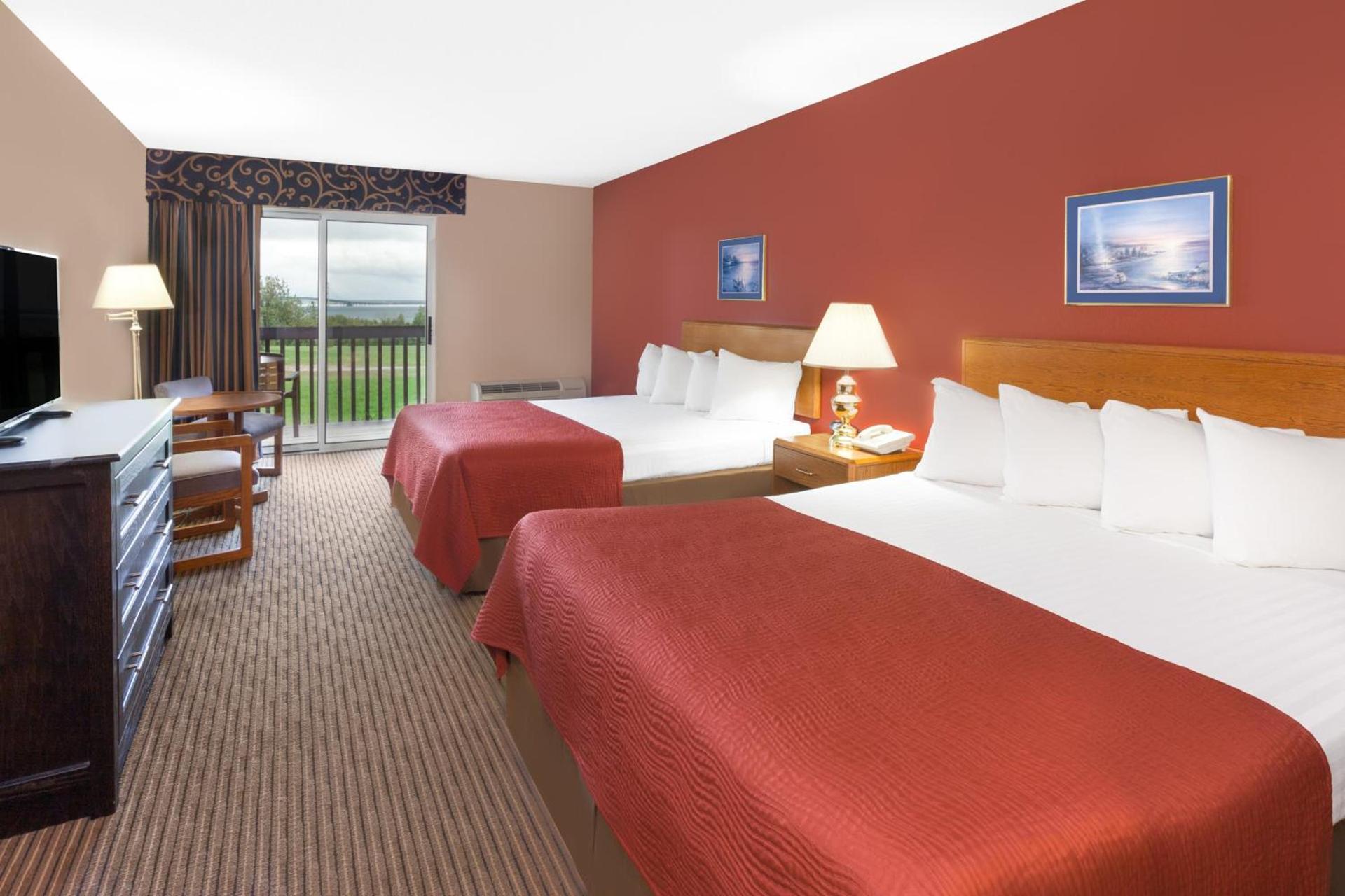 Super 8 by Wyndham St. Ignace photo 26