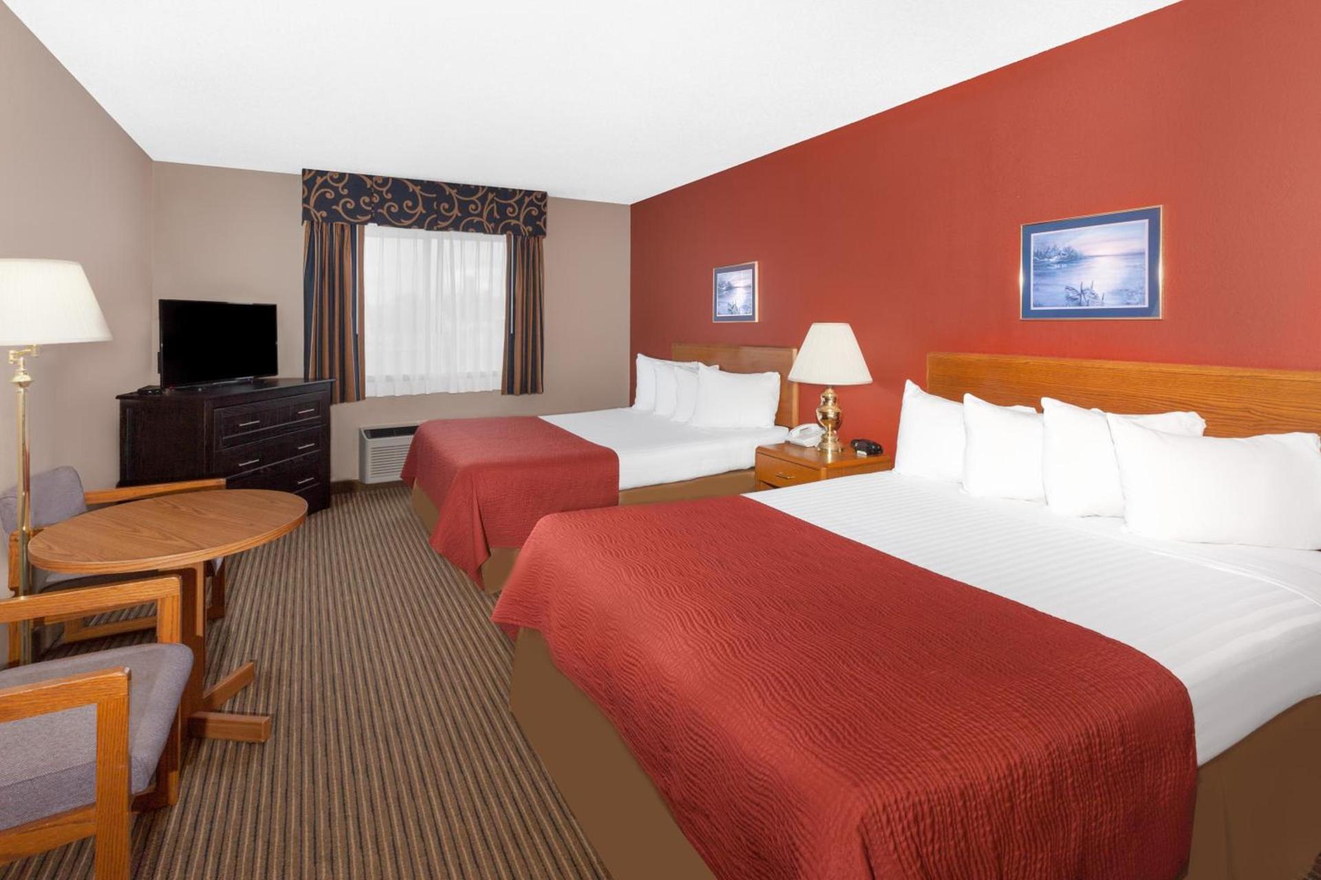 Super 8 by Wyndham St. Ignace photo 25