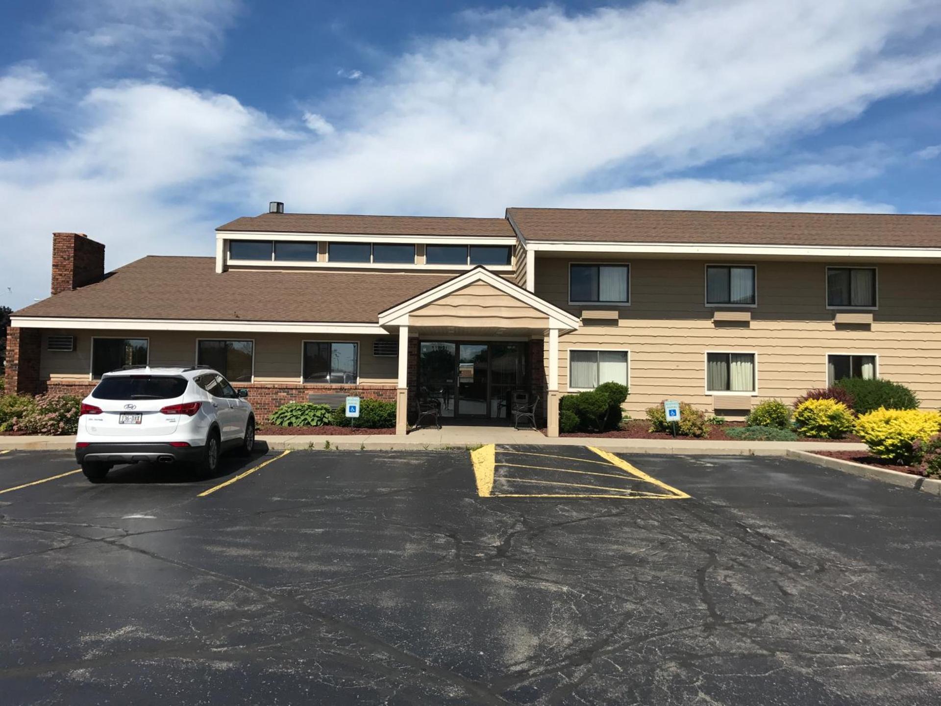 AmericInn by Wyndham West Bend photo 7