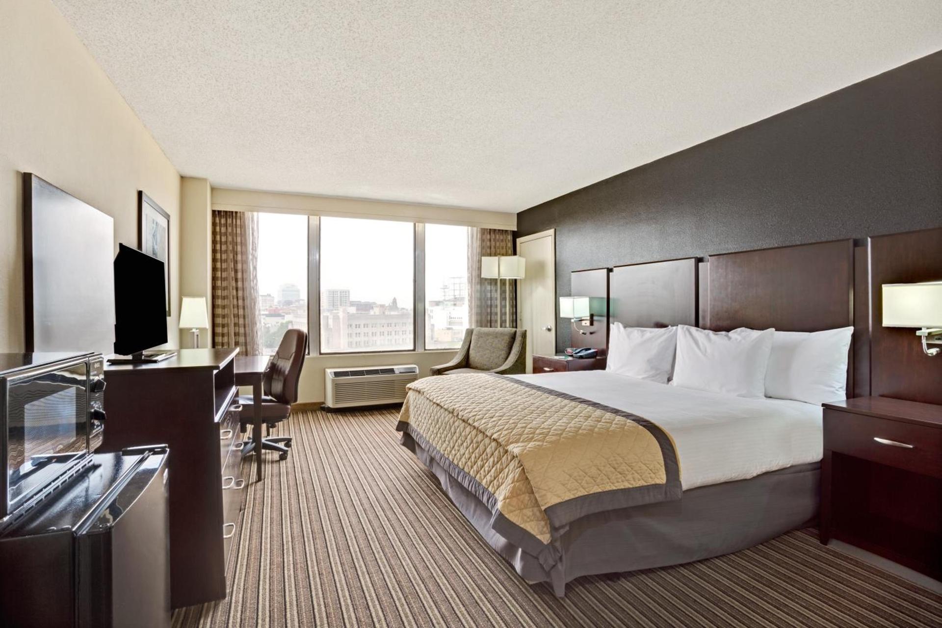 Wyndham Garden Norfolk Downtown photo 34