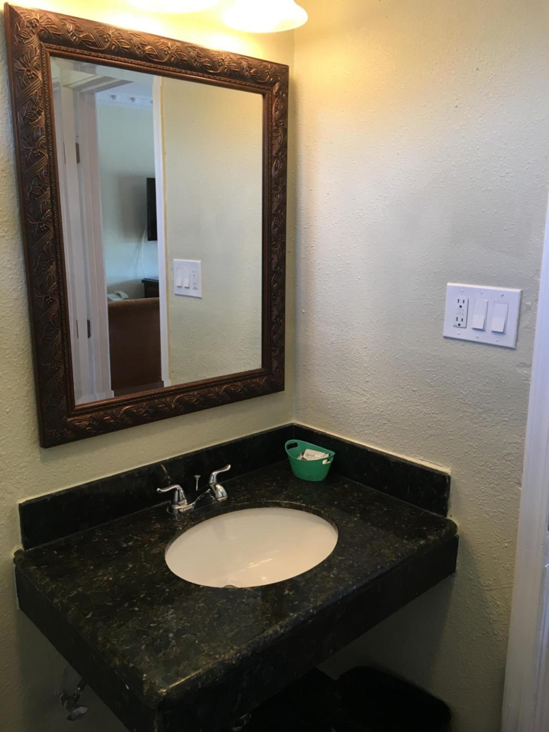 Wagon Wheel Motel photo 38