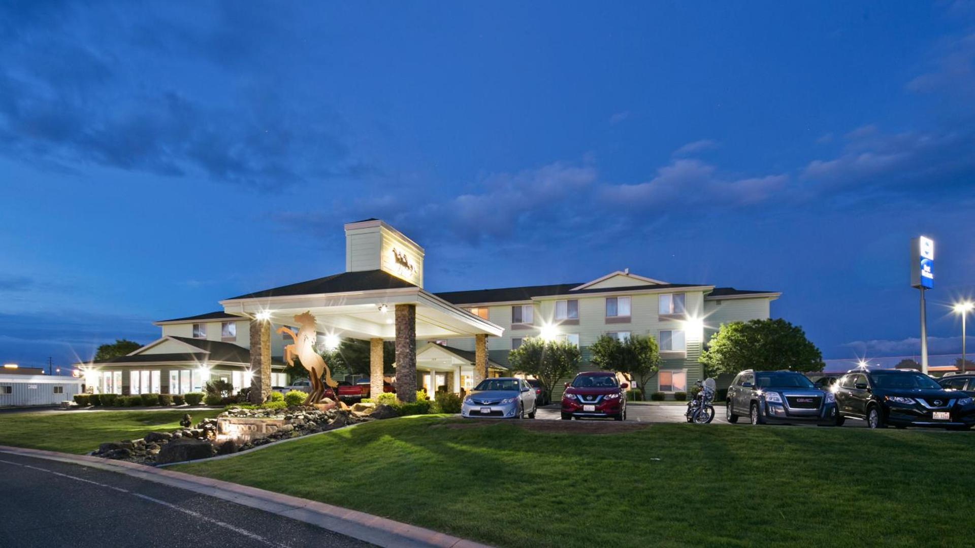Best Western Bronco Inn photo 39