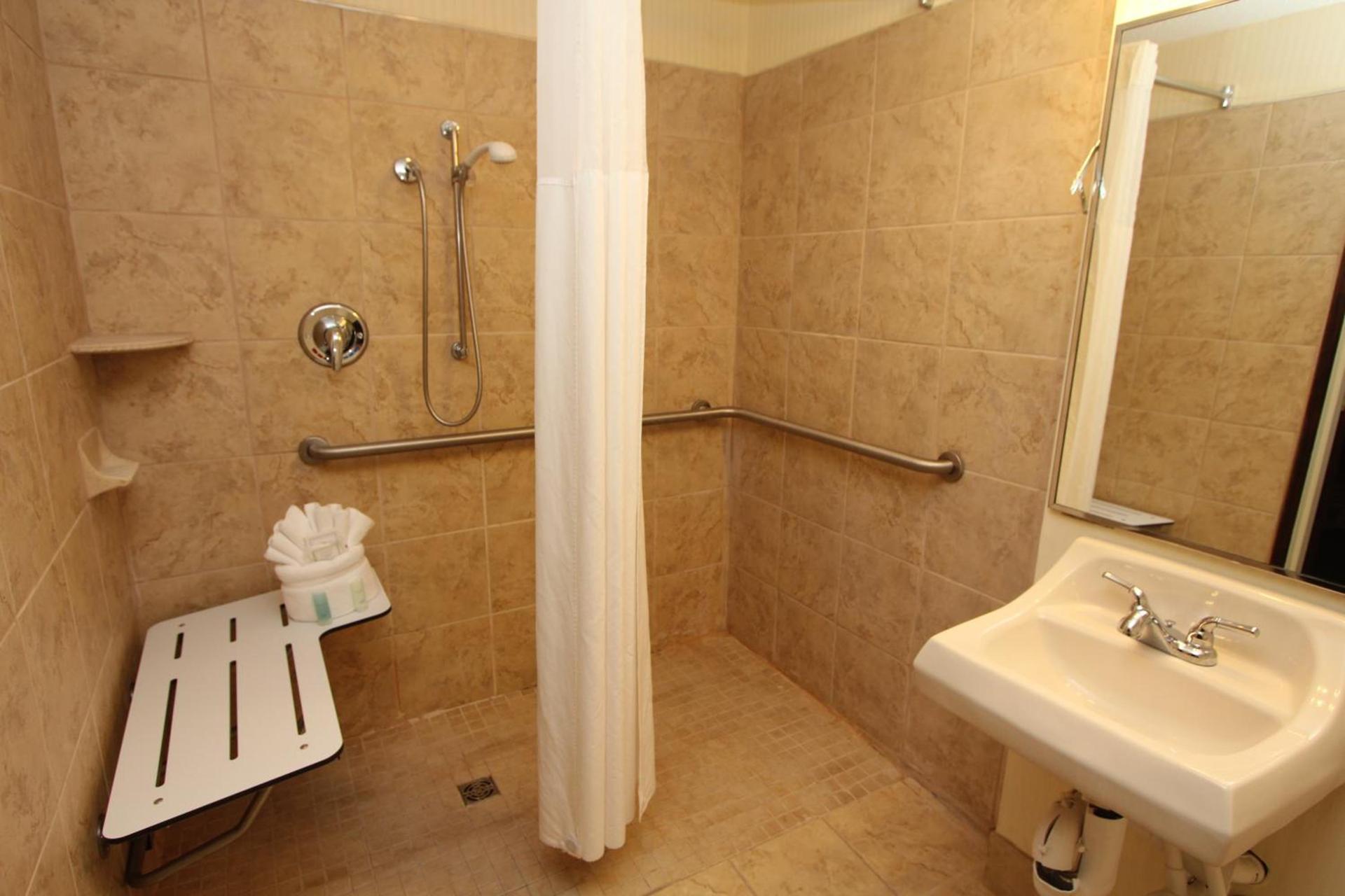 Black Bear Inn & Suites photo 13