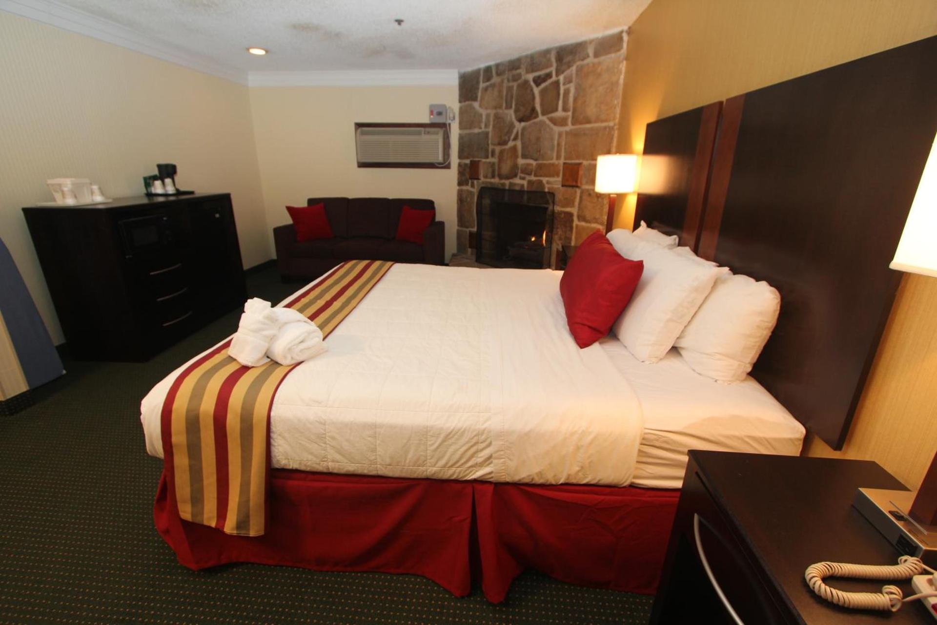 Black Bear Inn & Suites photo 17