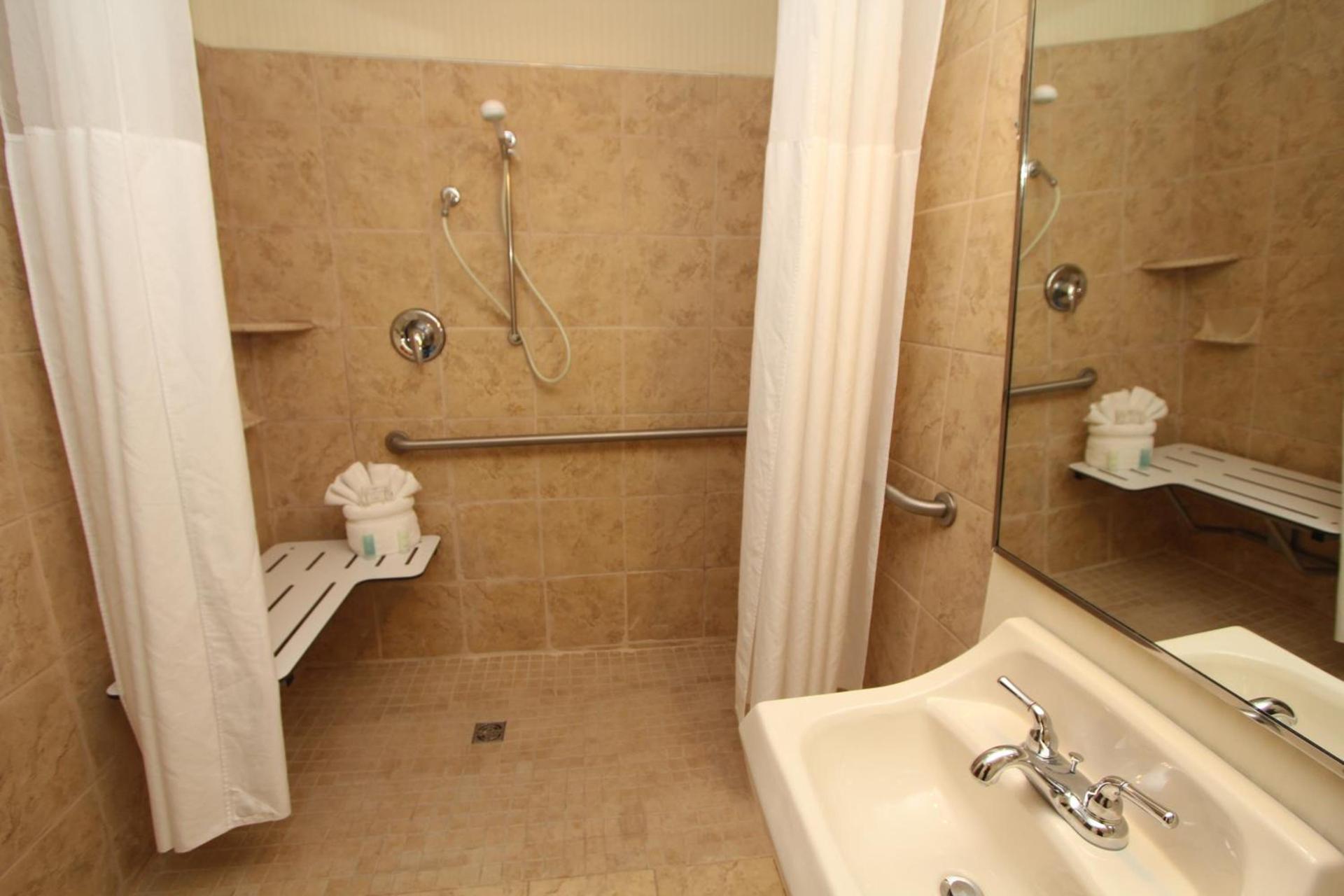 Black Bear Inn & Suites photo 15