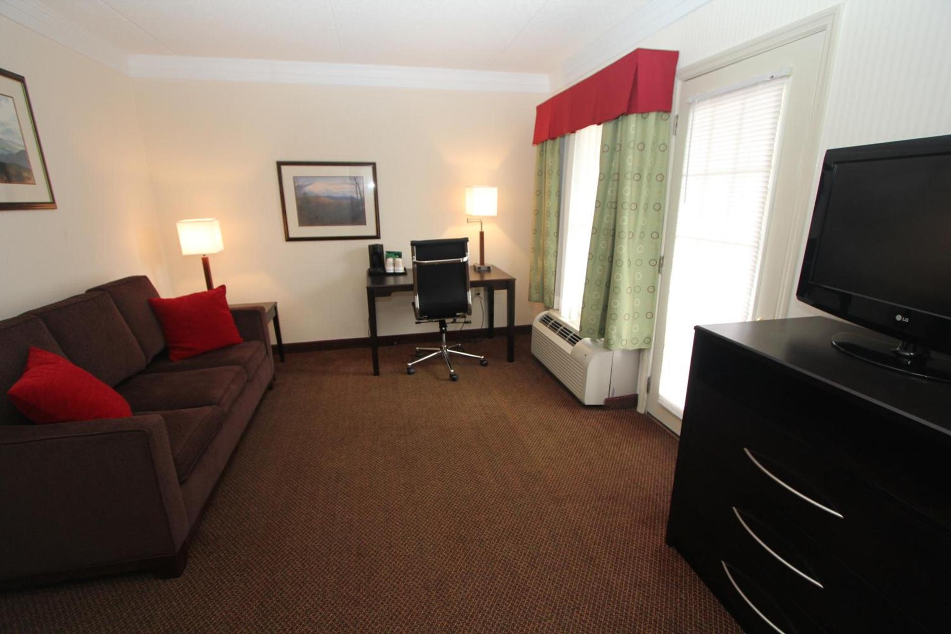 Black Bear Inn & Suites photo 10