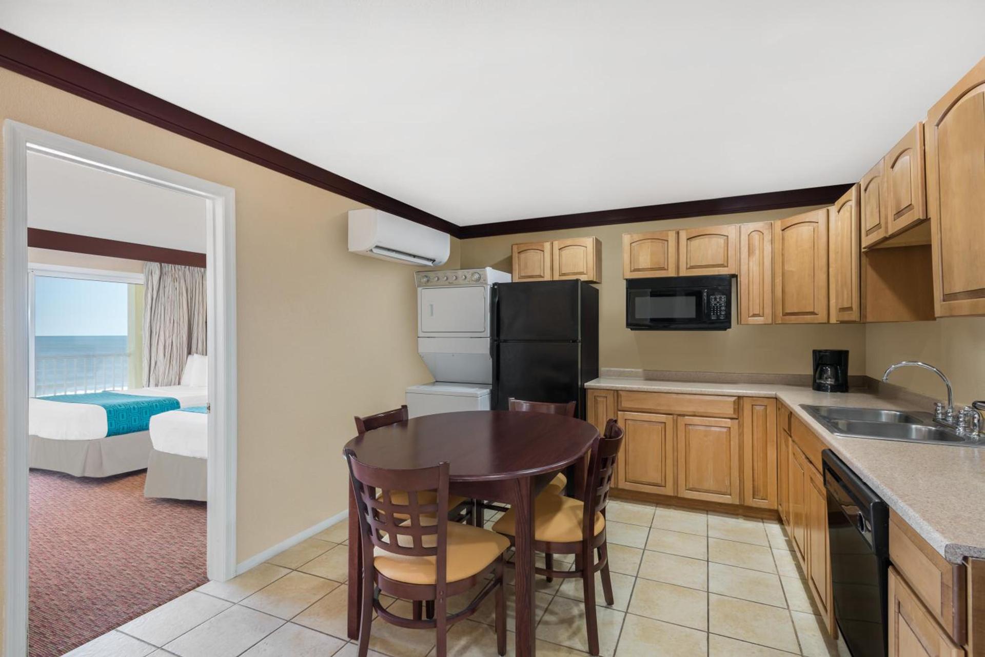 Days Inn by Wyndham Ocean City Oceanfront photo 68