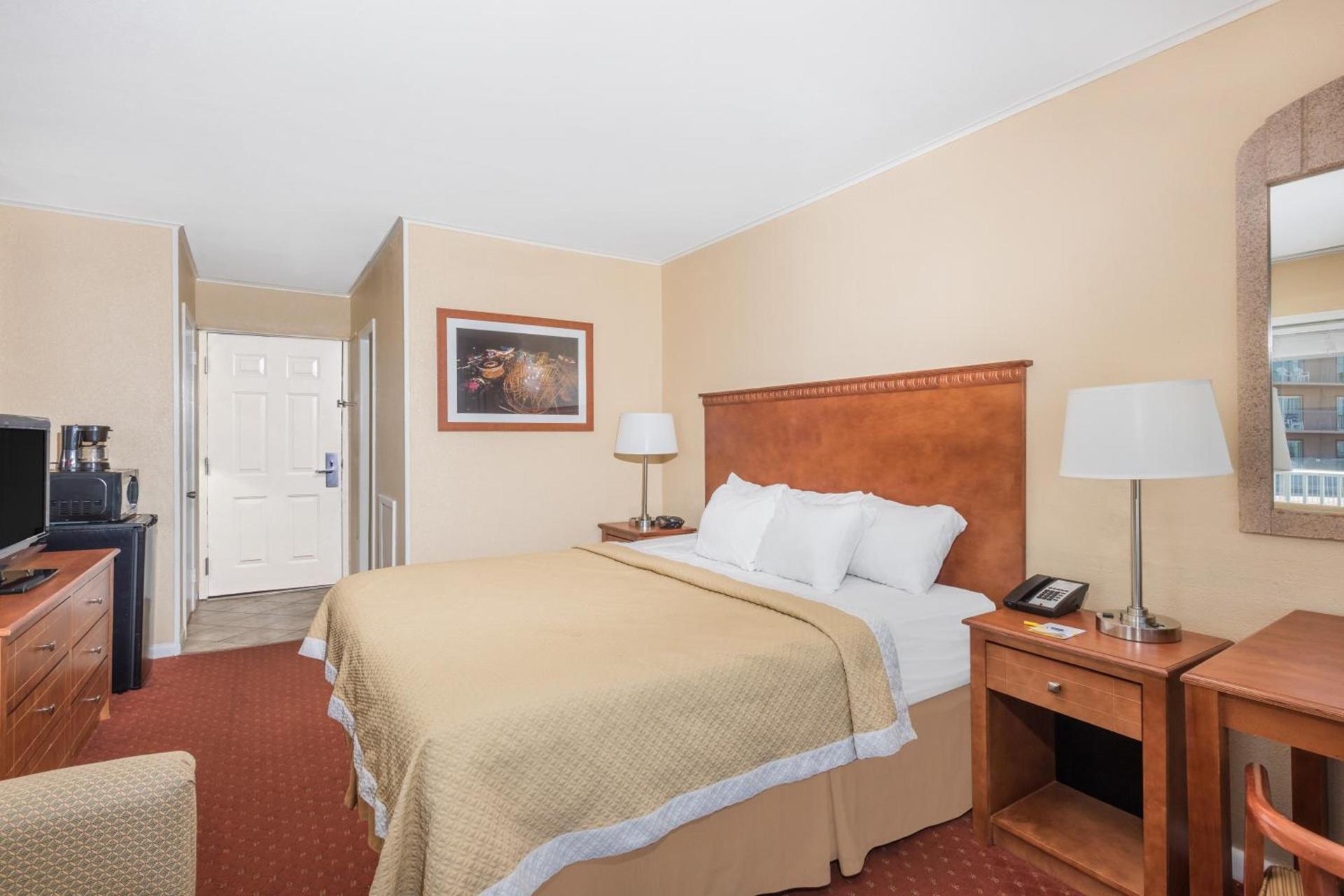 Days Inn by Wyndham Ocean City Oceanfront photo 72