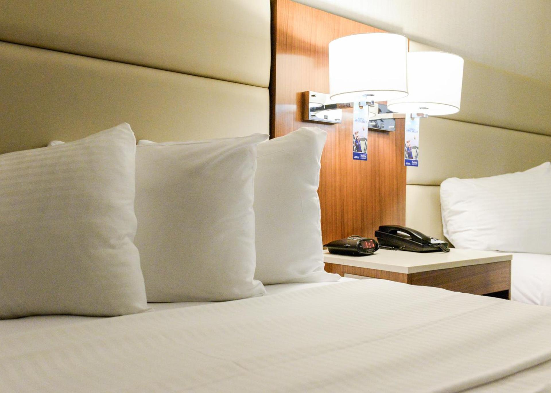Travelodge by Wyndham Culver City photo 40