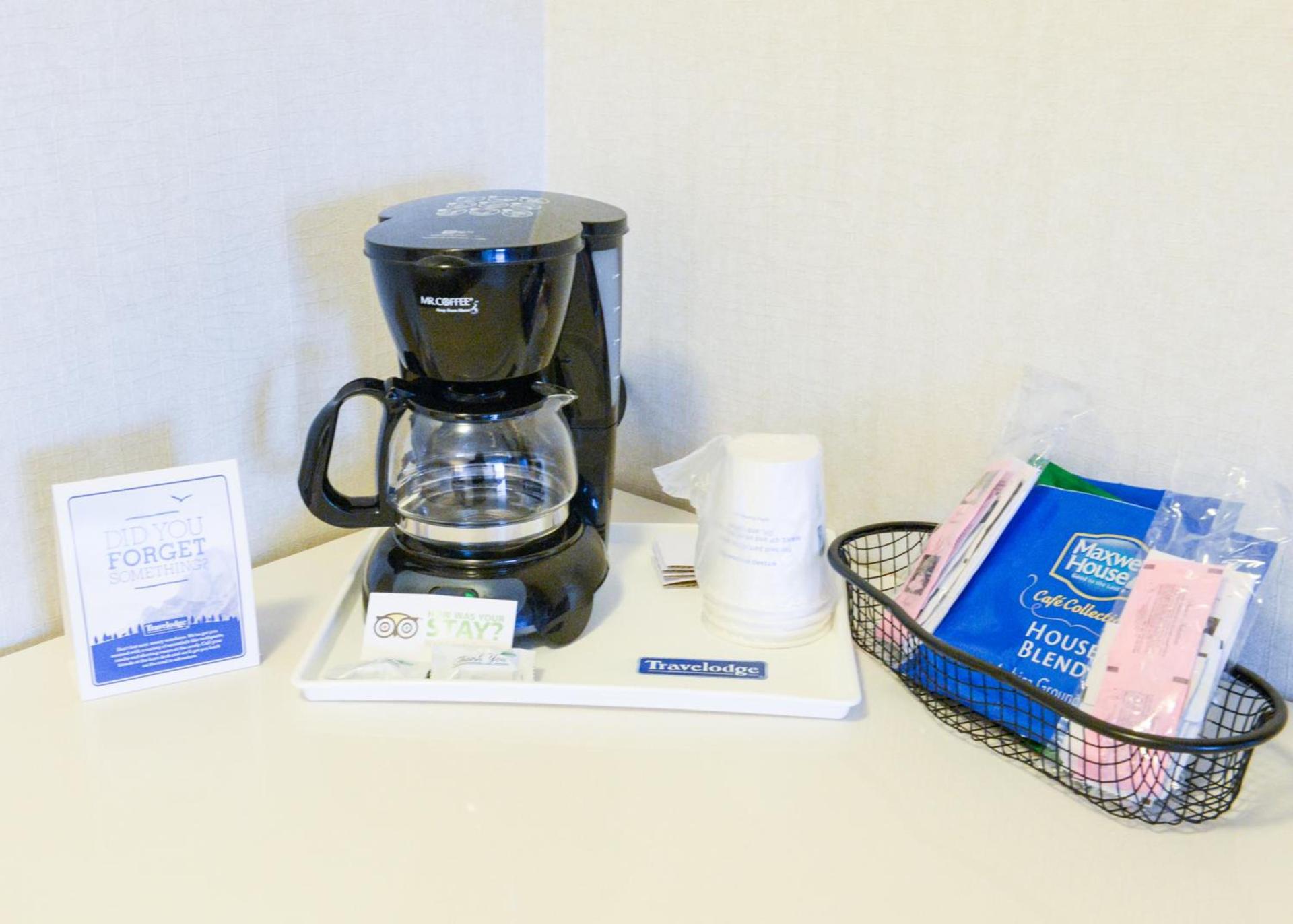Travelodge by Wyndham Culver City photo 42