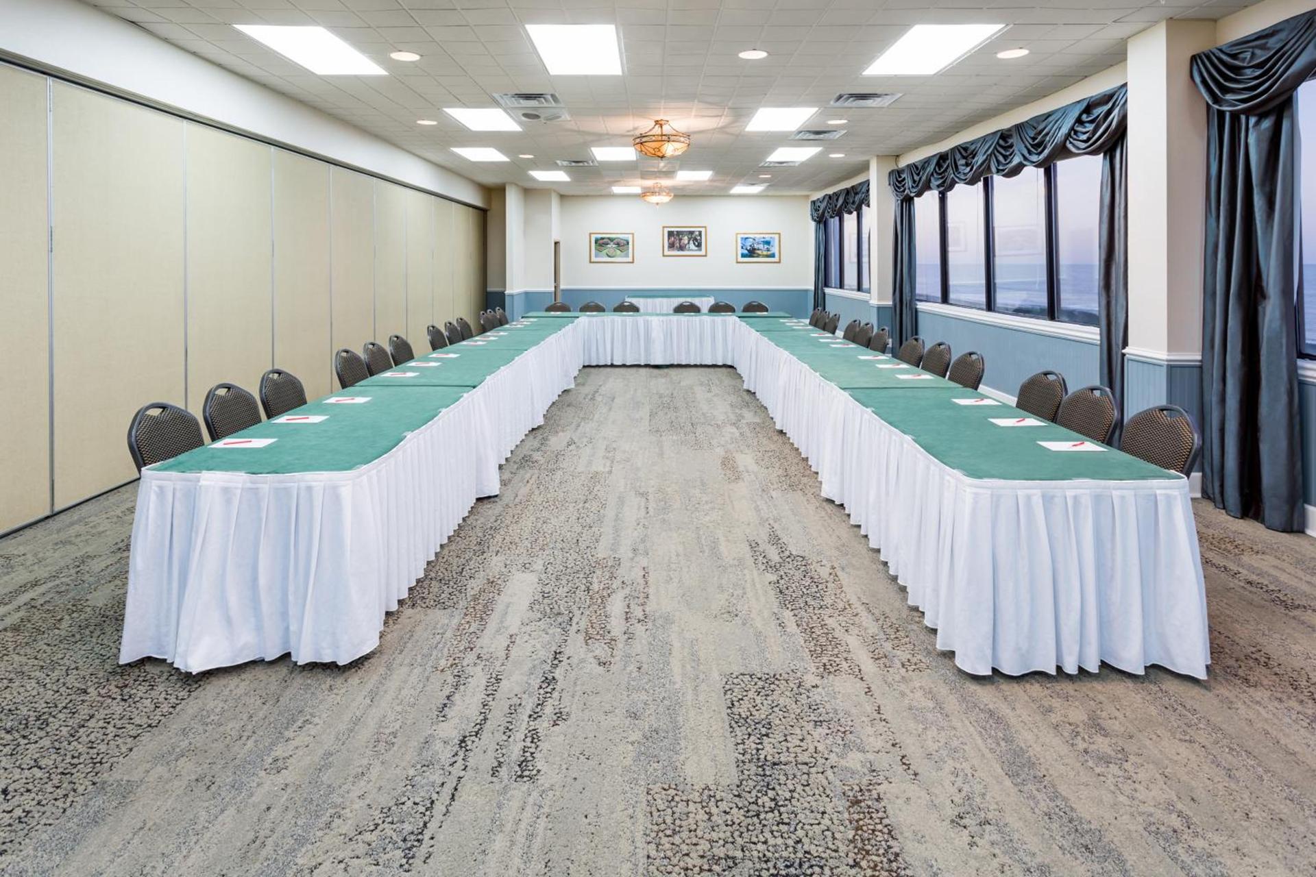 Ramada Plaza by Wyndham Nags Head Oceanfront photo 34