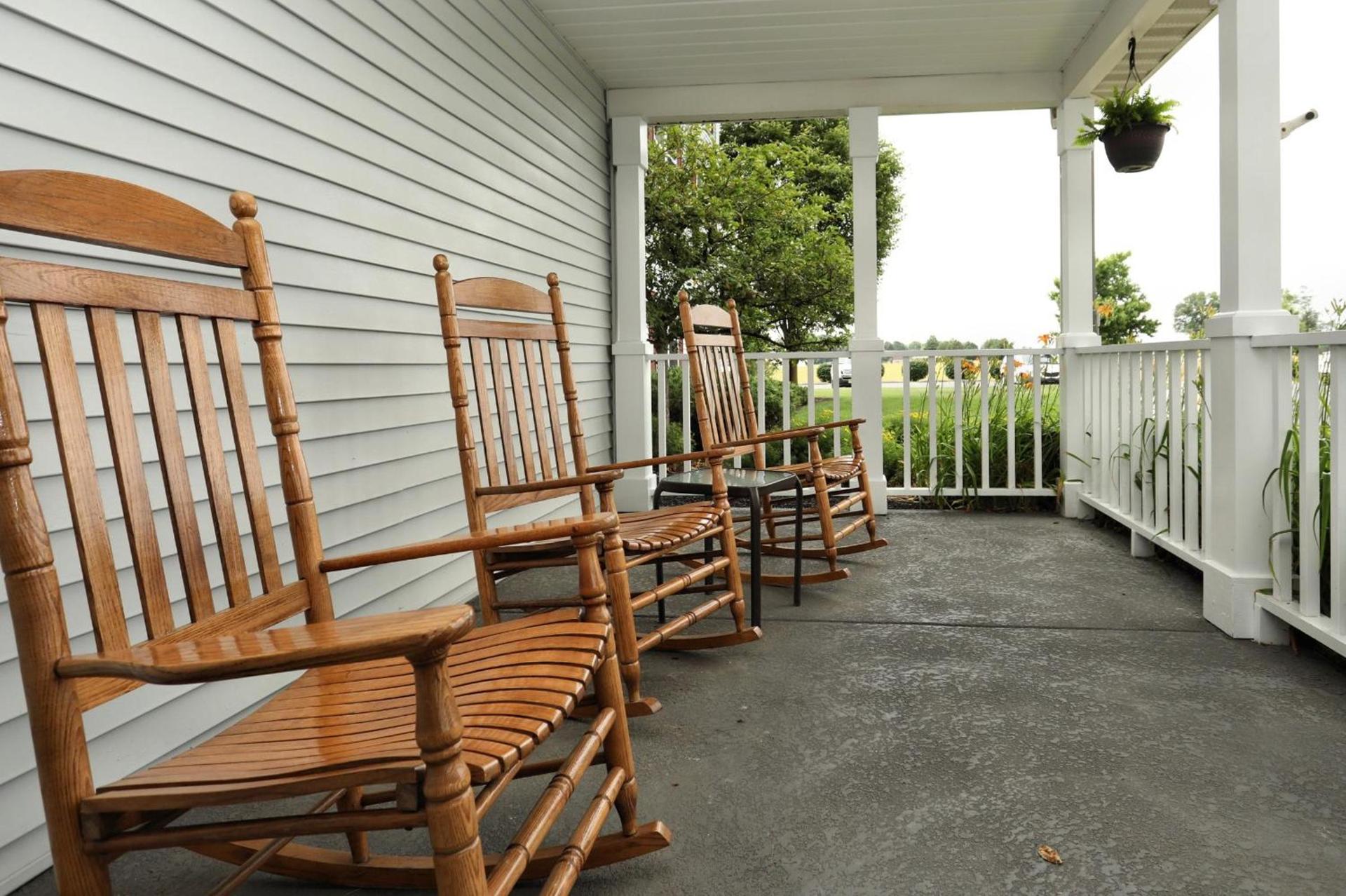 Lancaster Inn & Suites photo 23