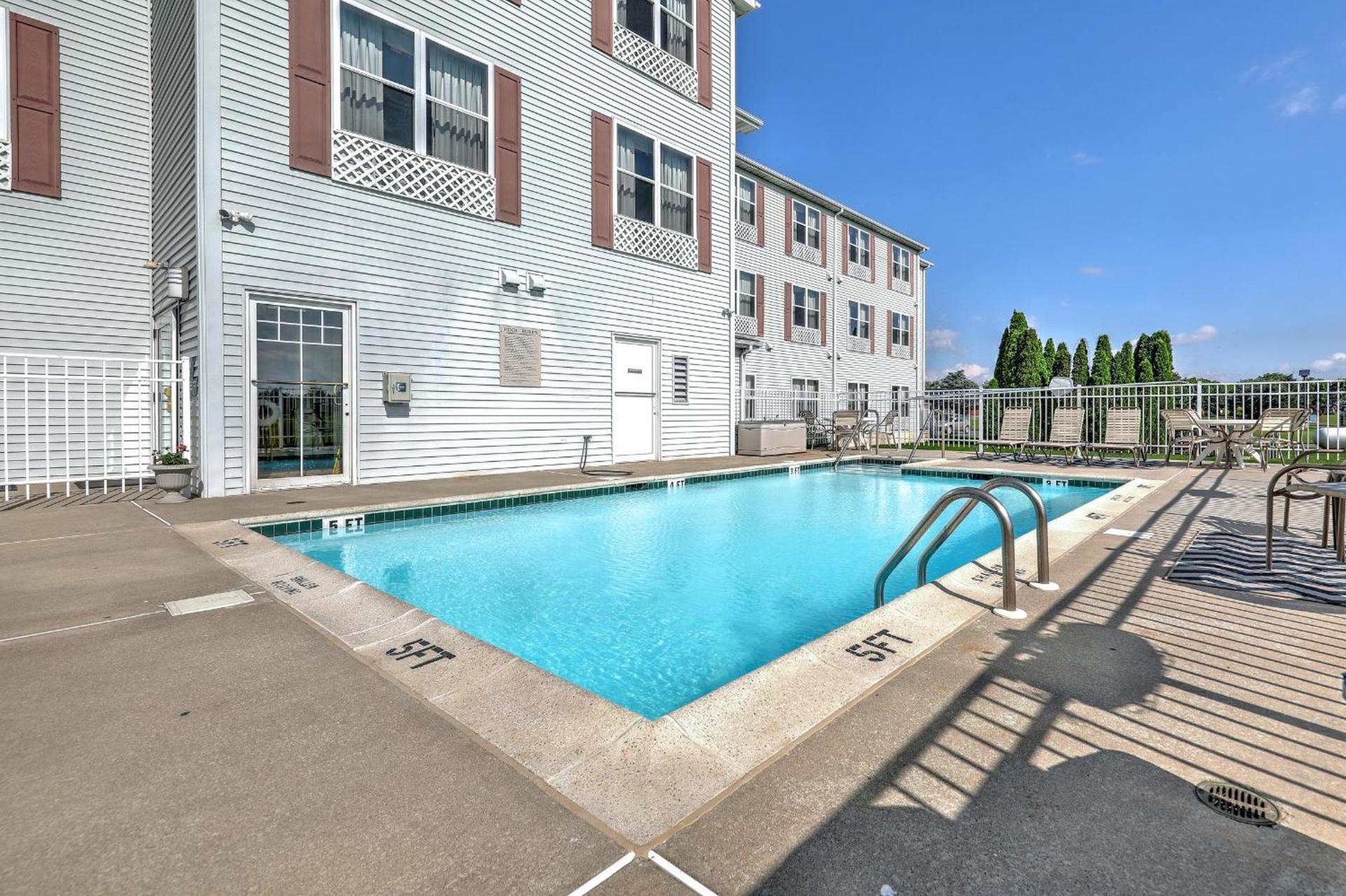 Lancaster Inn & Suites photo 20