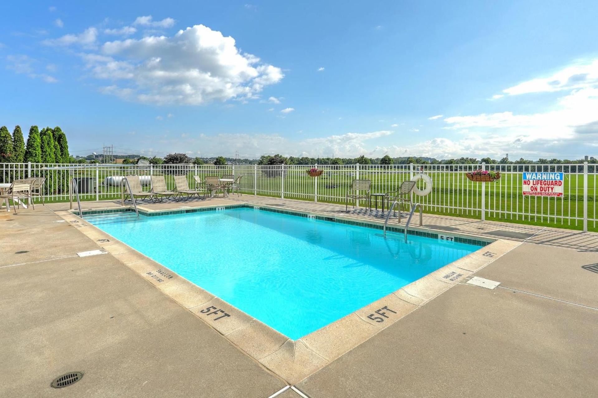 Lancaster Inn & Suites photo 19