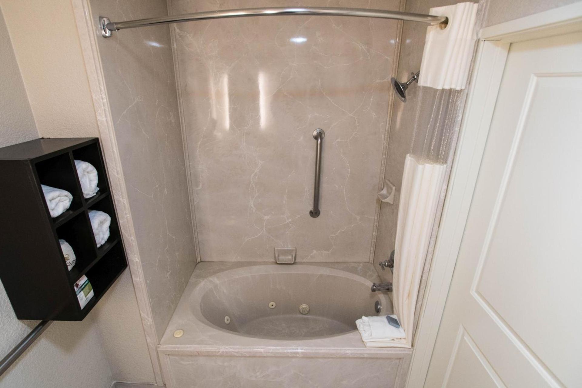 Wingate by Wyndham Dallas Love Field photo 19