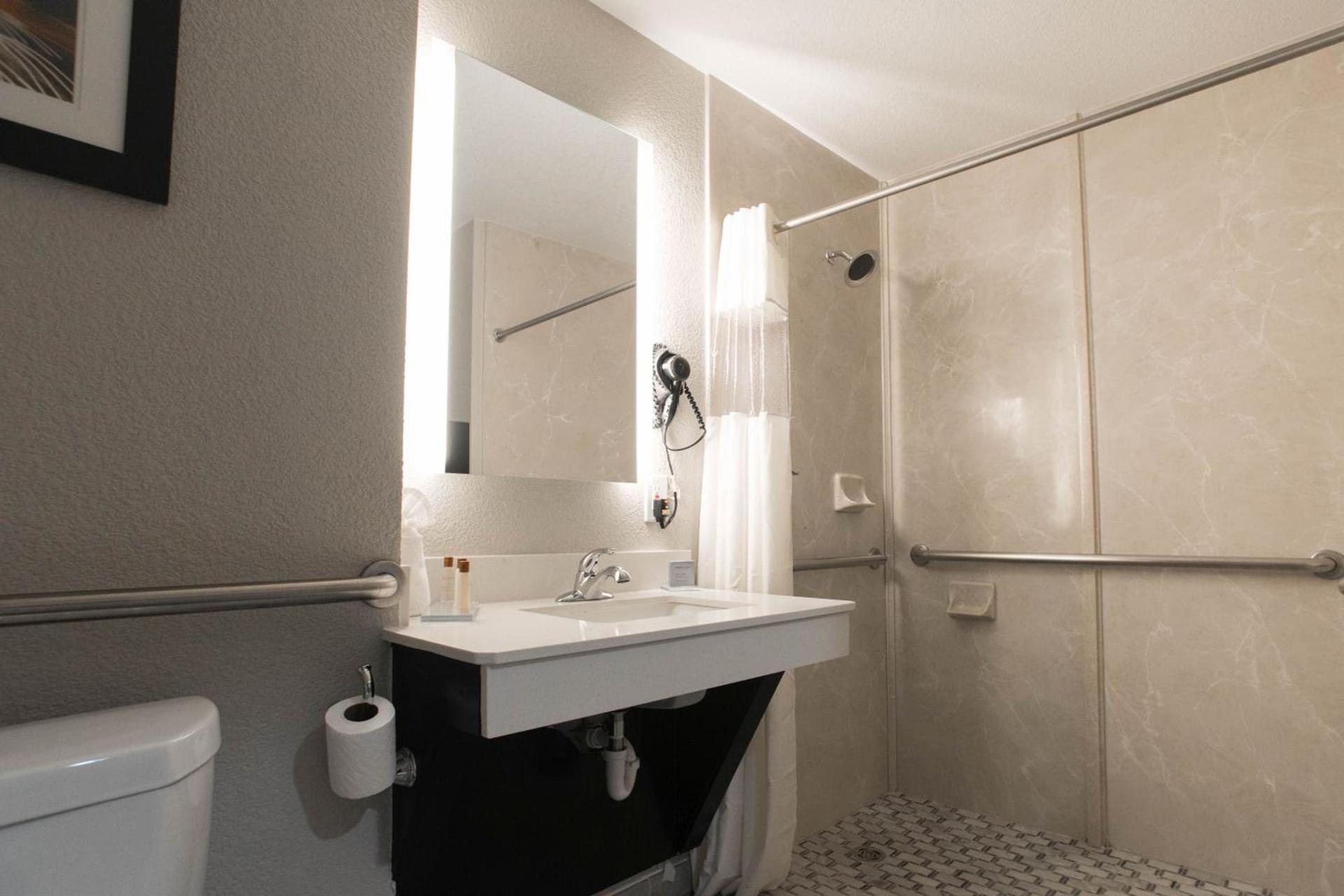 Wingate by Wyndham Dallas Love Field photo 22