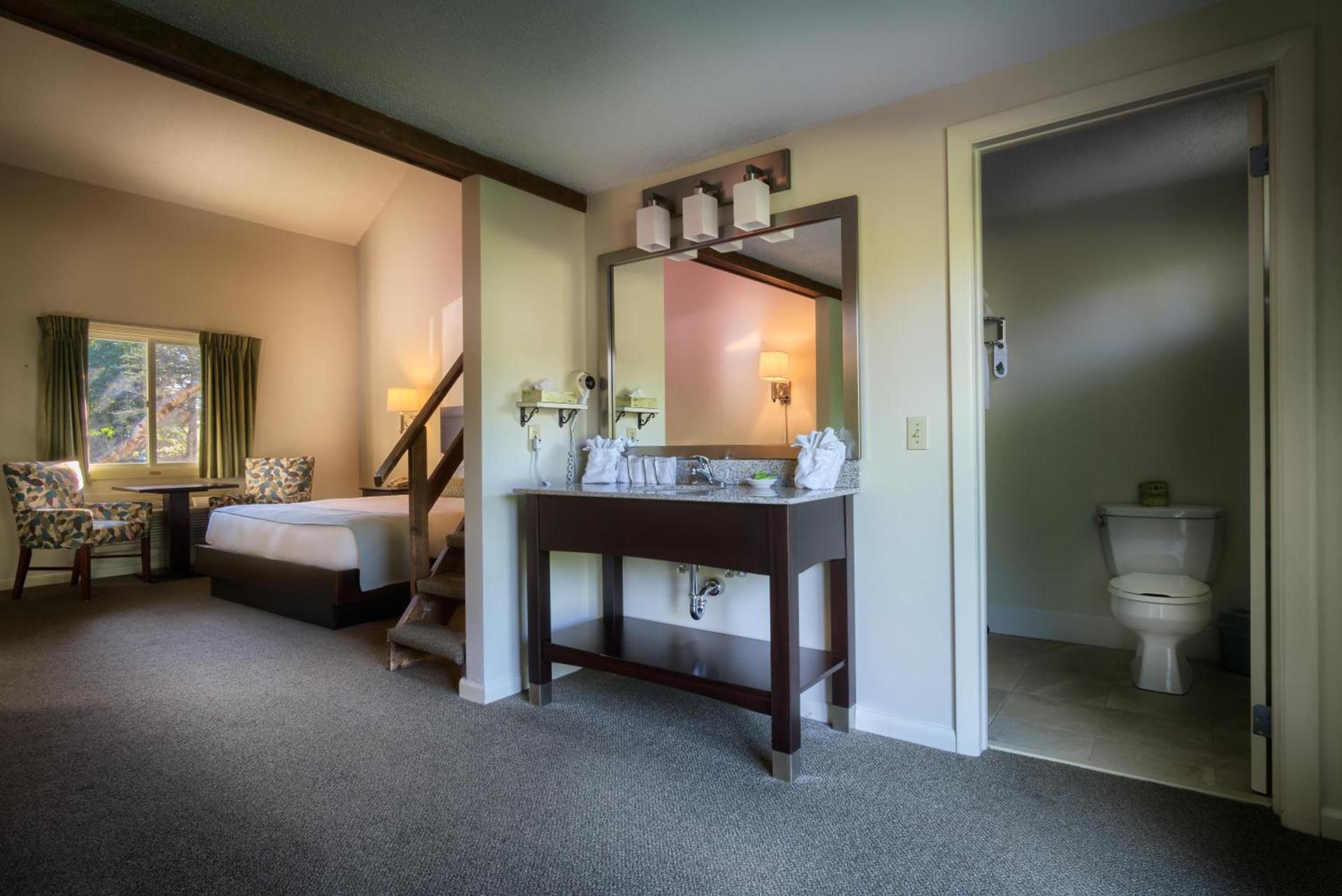 Sun & Ski Inn and Suites photo 31