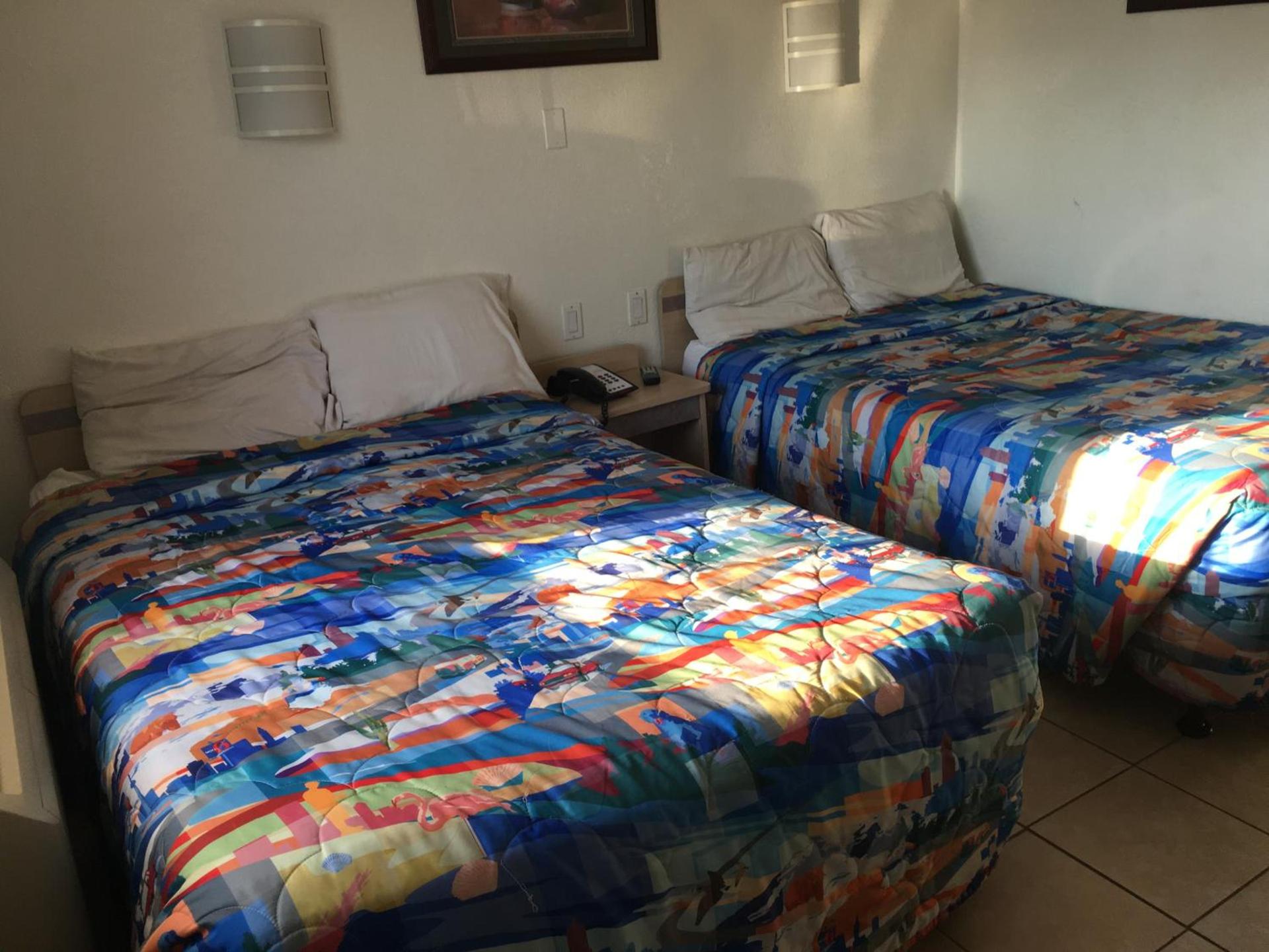 Relax Inn Forth Worth photo 8