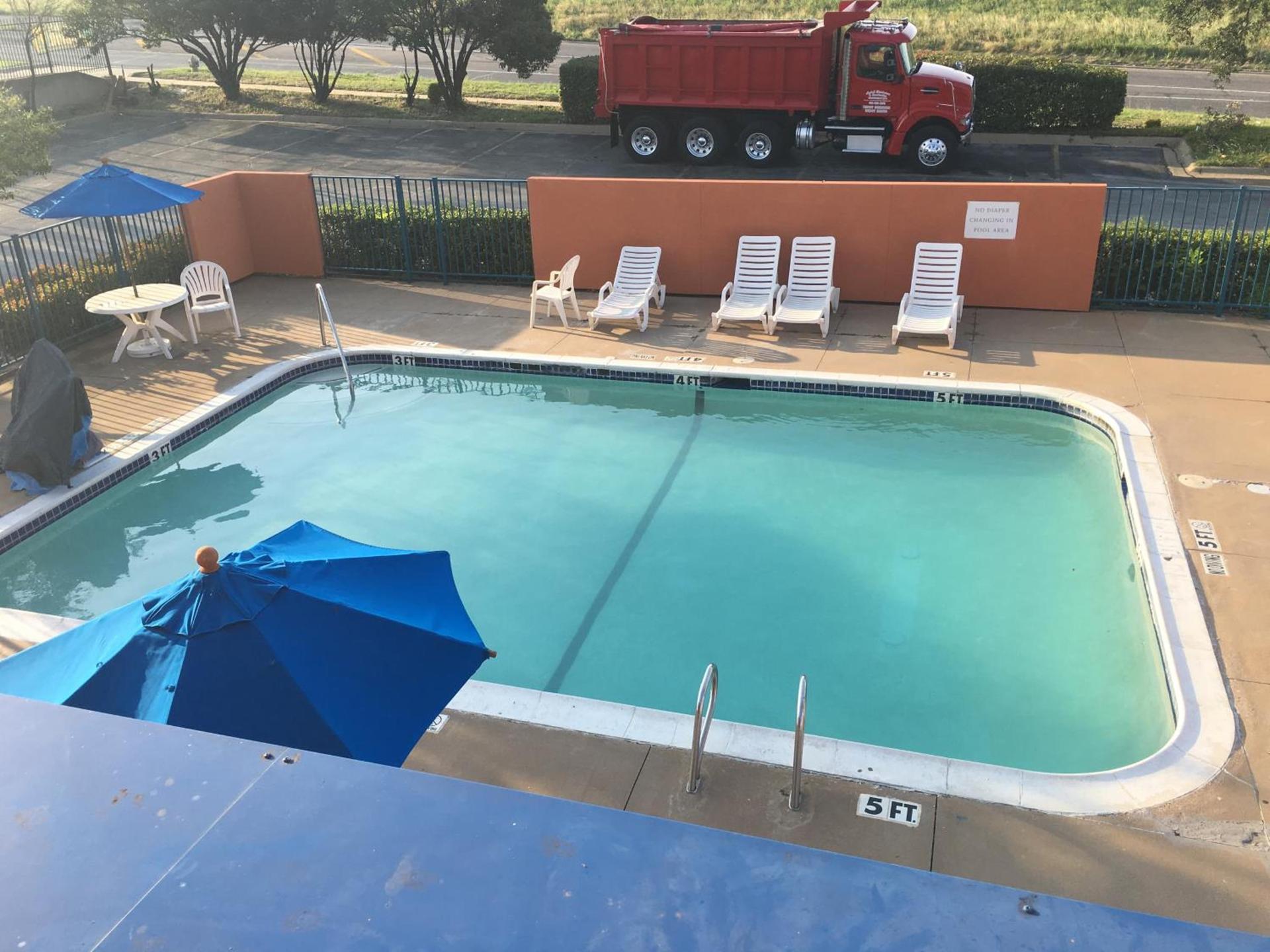 Relax Inn Forth Worth photo 5