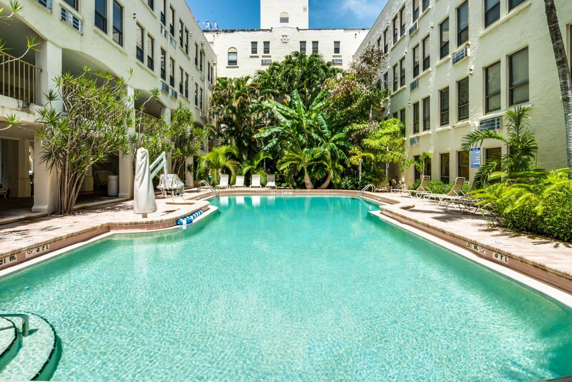 Tropicals of Palm Beach photo 41