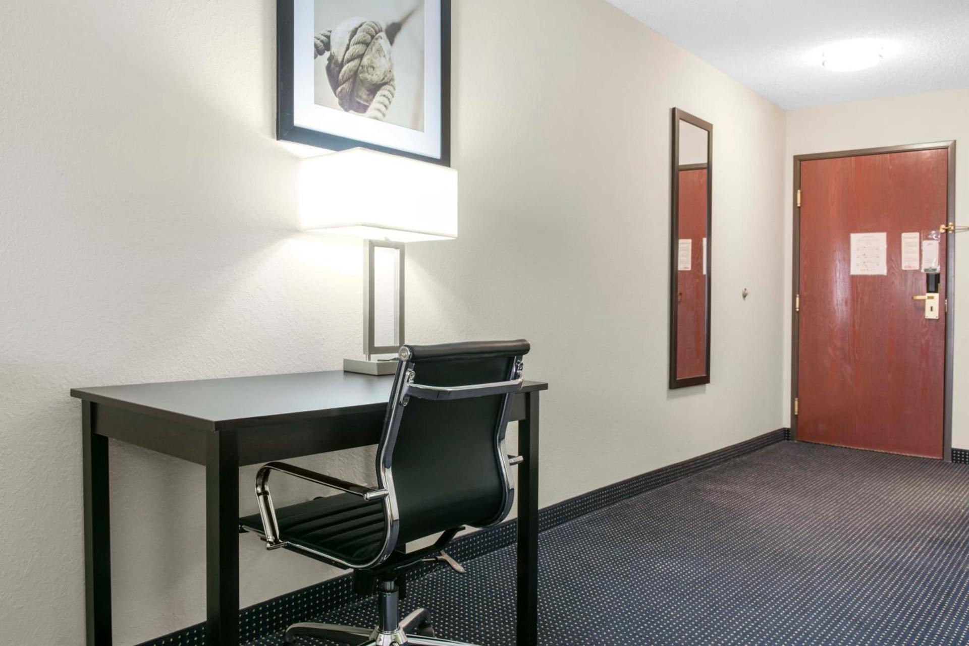 Quality Inn & Suites Anderson I-69 photo 44