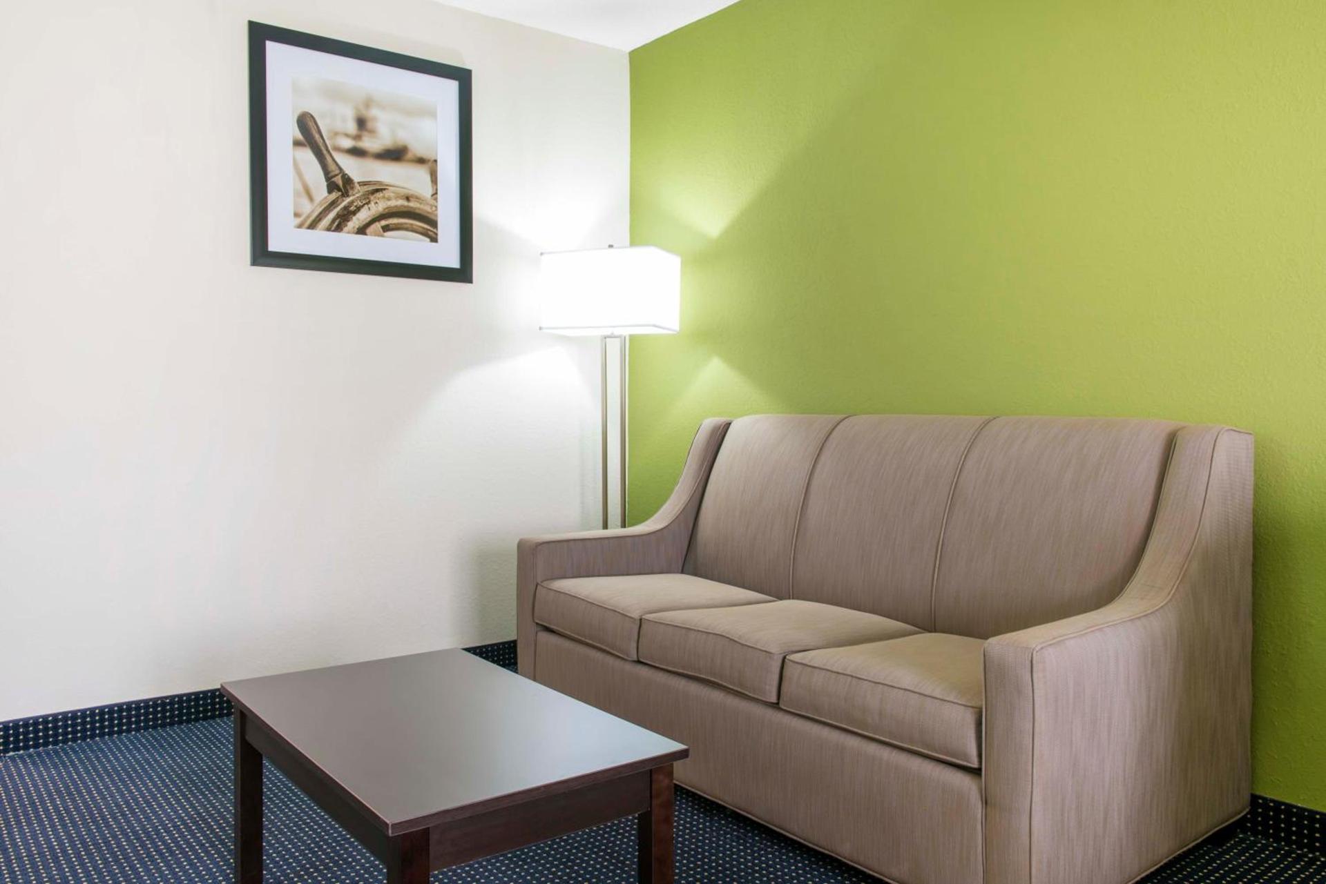 Quality Inn & Suites Anderson I-69 photo 46