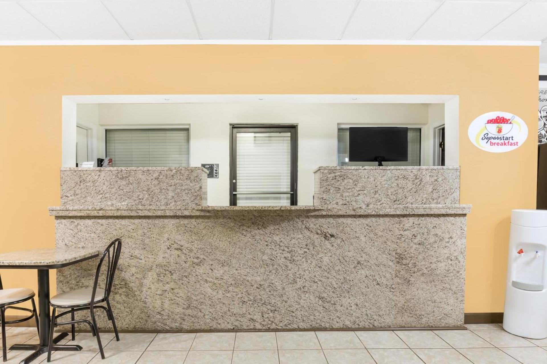 Super 8 by Wyndham Santee/I-95 photo 22
