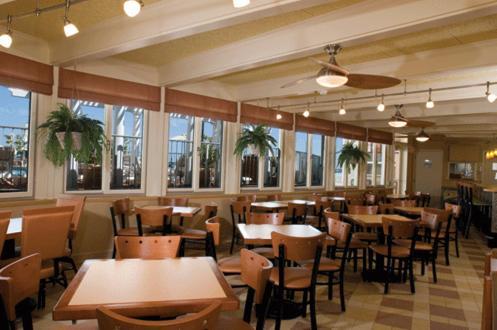 Reges Oceanfront Resort photo 15