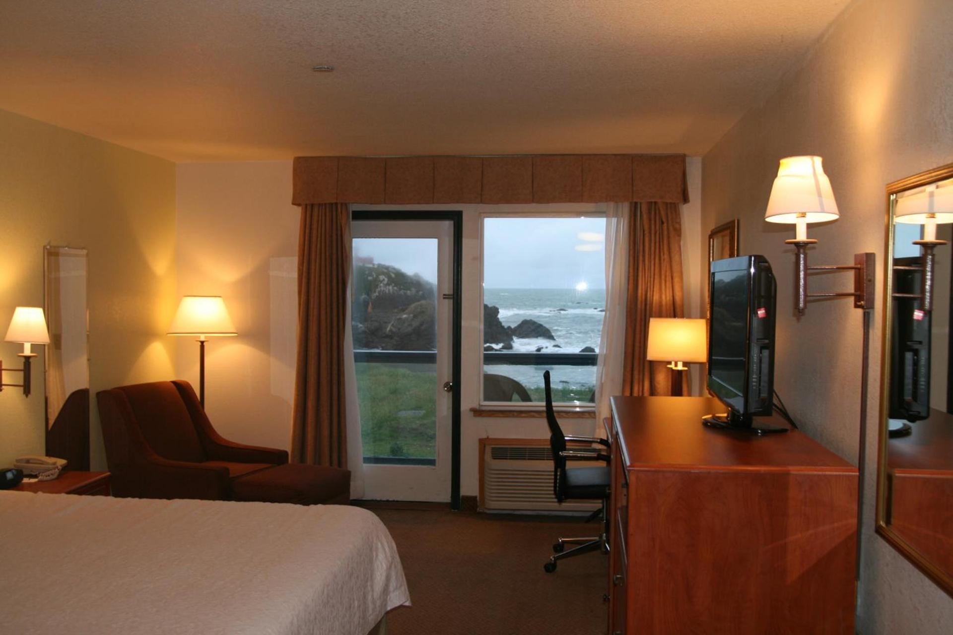 Oceanfront Lodge photo 17