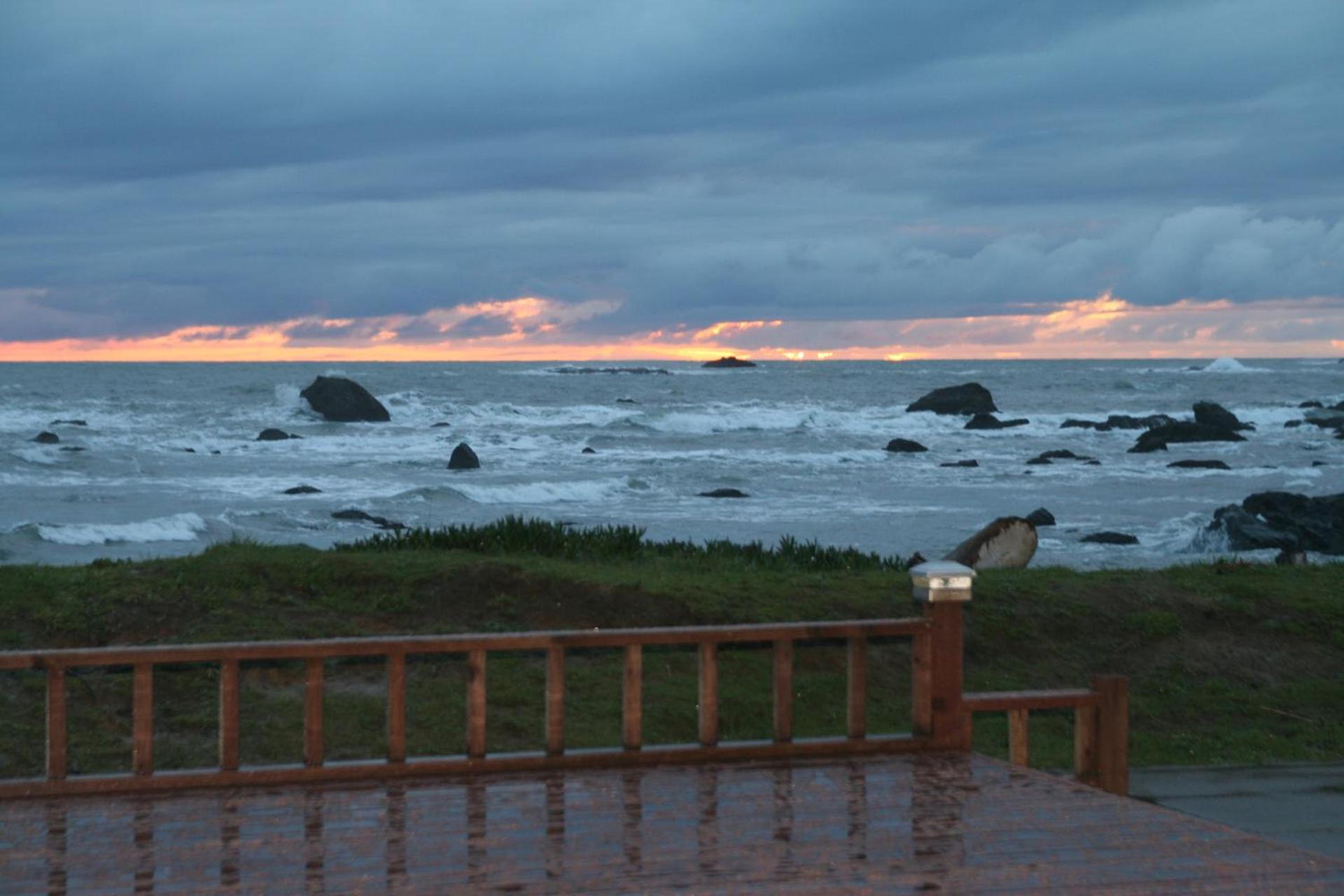 Oceanfront Lodge photo 11