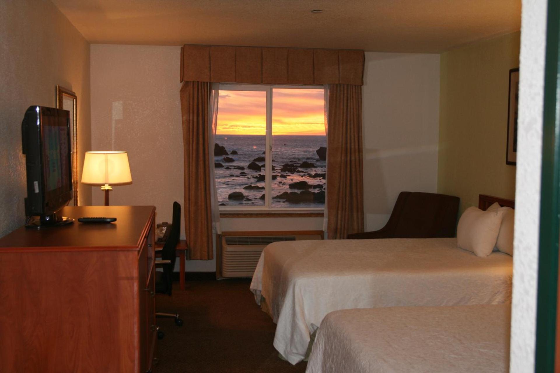 Oceanfront Lodge photo 9