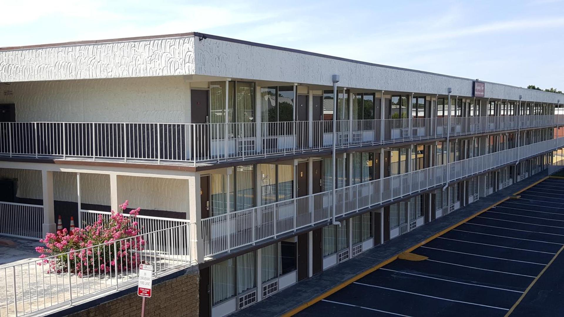 Regency Inn Richmond photo 7