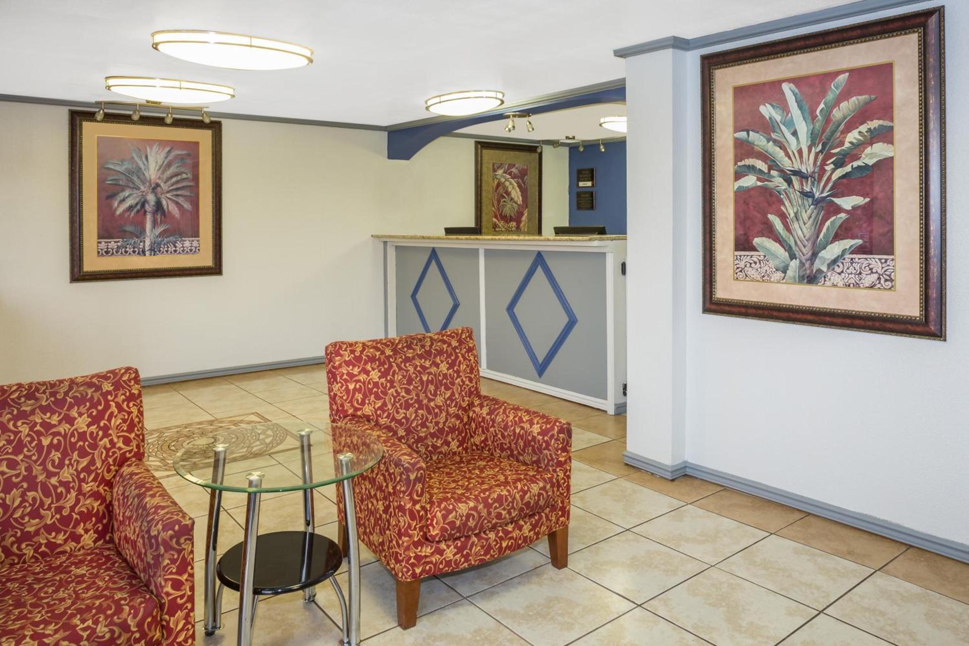 Travelodge by Wyndham Fort Myers North photo 6
