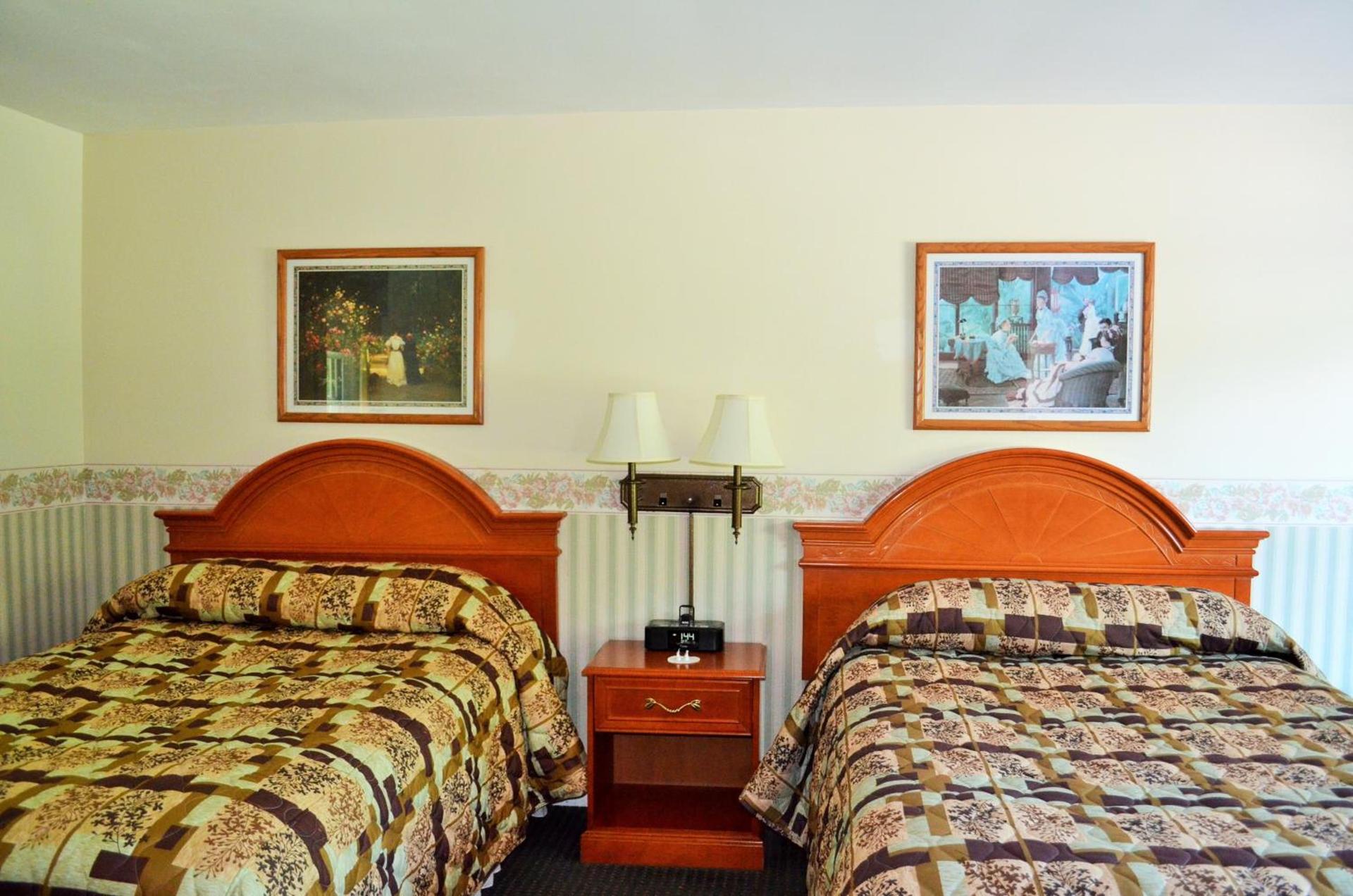 Maple Terrace Motel photo 49