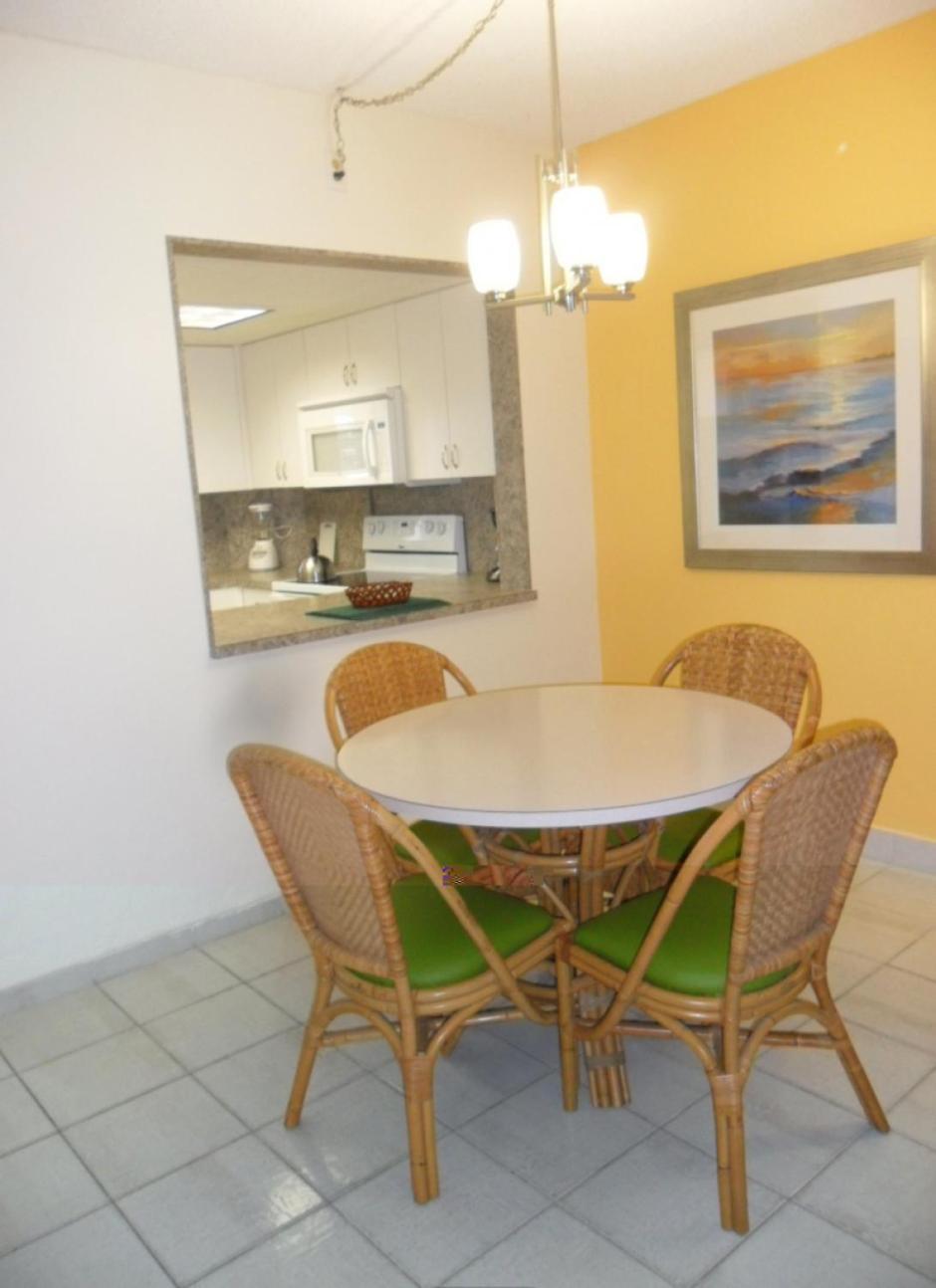 Surf Rider Resort photo 12