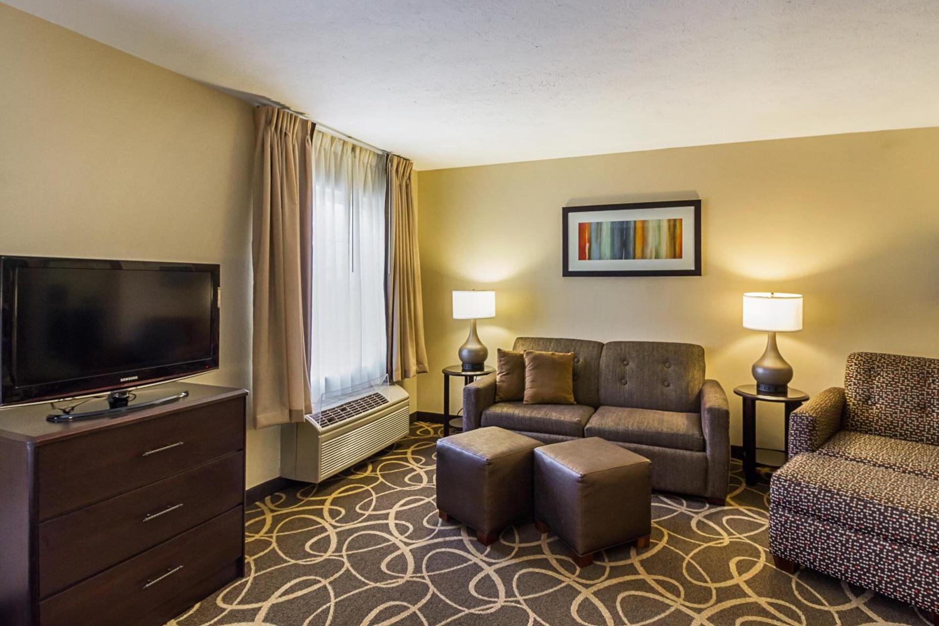 MainStay Suites Fargo - I-94 Medical Center photo 46