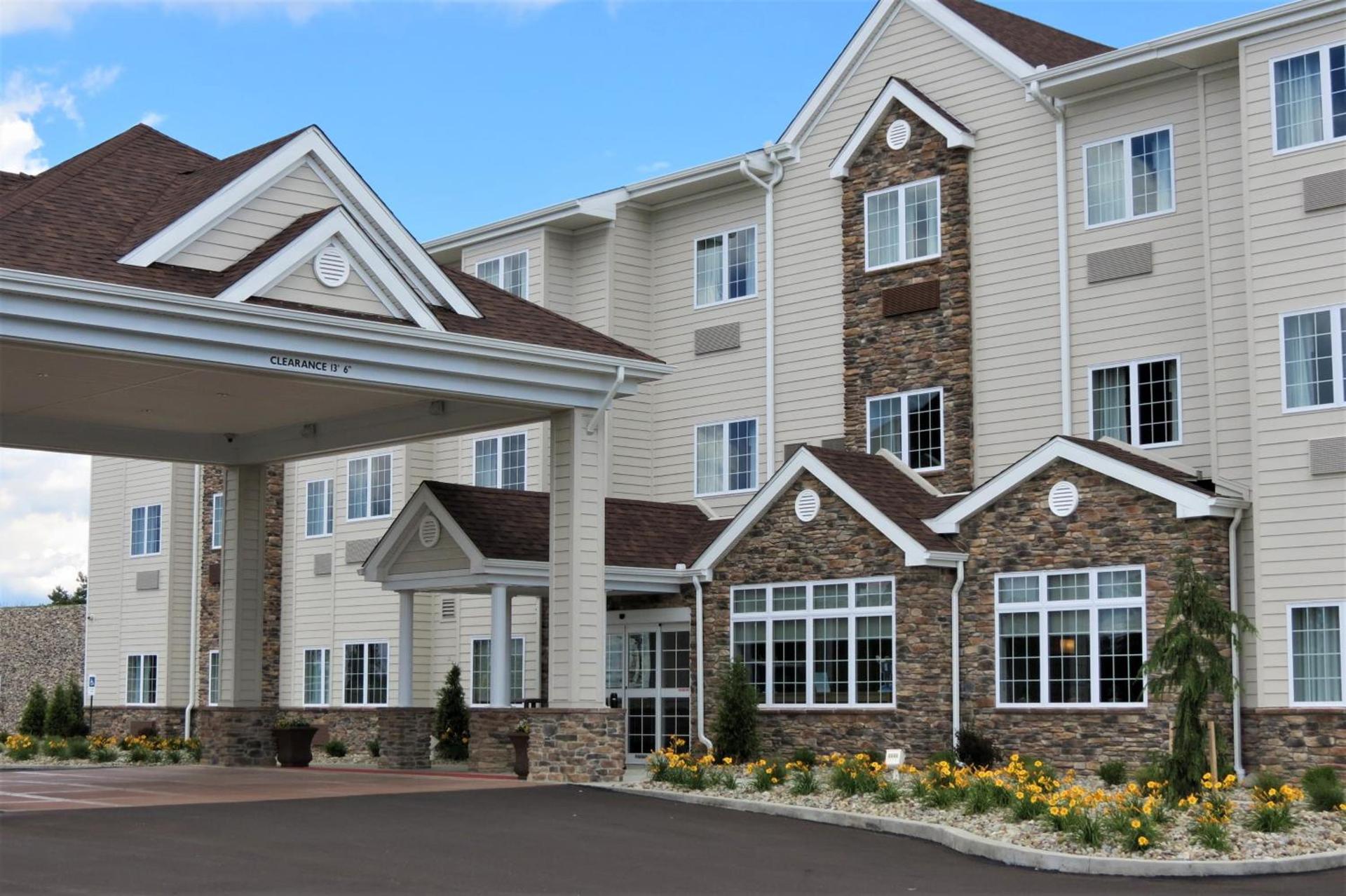 Microtel Inn & Suites by Wyndham Clarion photo 36