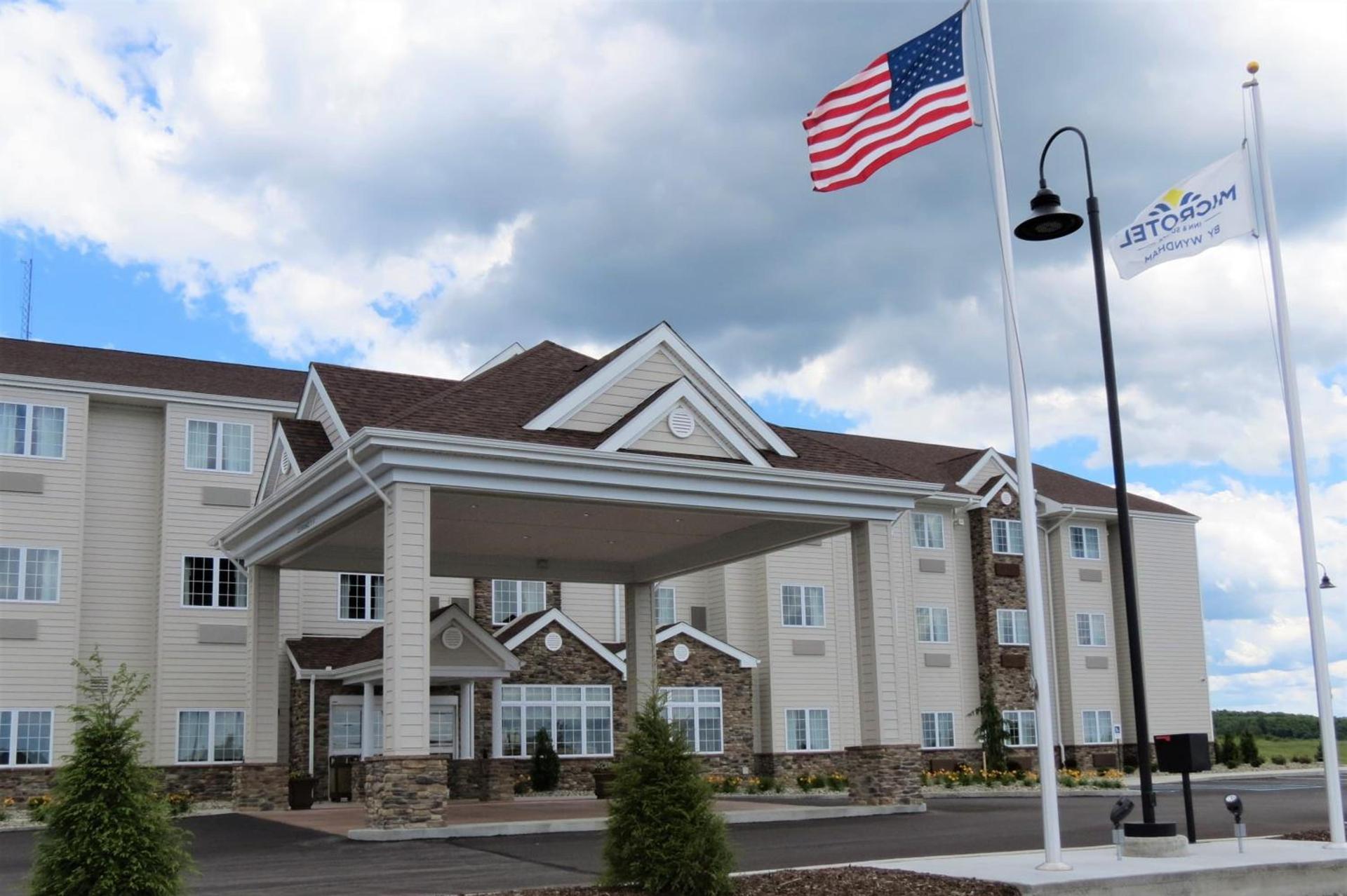 Microtel Inn & Suites by Wyndham Clarion photo 37
